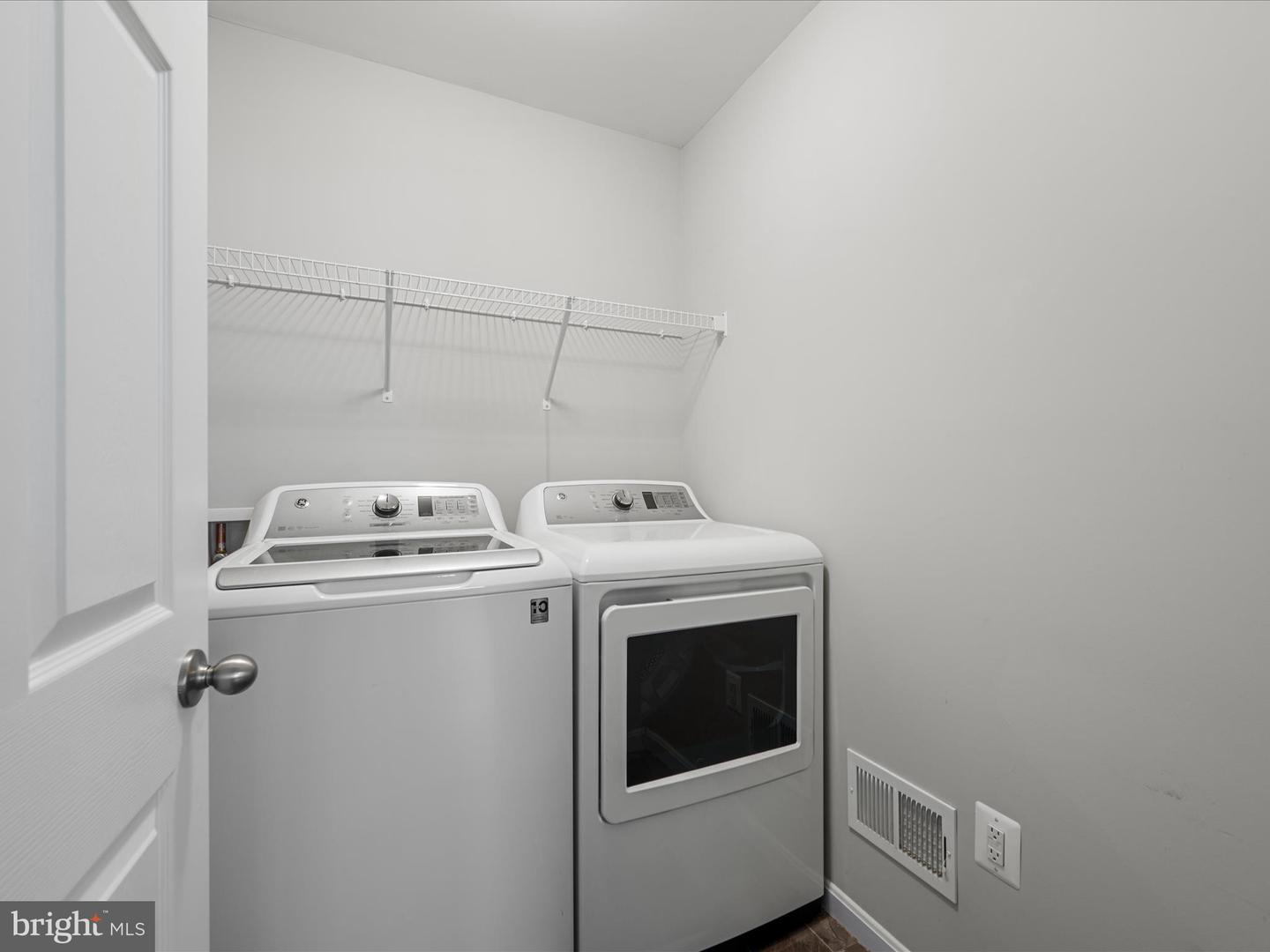 439 TOWN RUN LN, STEPHENS CITY, Virginia 22655, 3 Bedrooms Bedrooms, ,2 BathroomsBathrooms,Residential,For sale,439 TOWN RUN LN,VAFV2033796 MLS # VAFV2033796