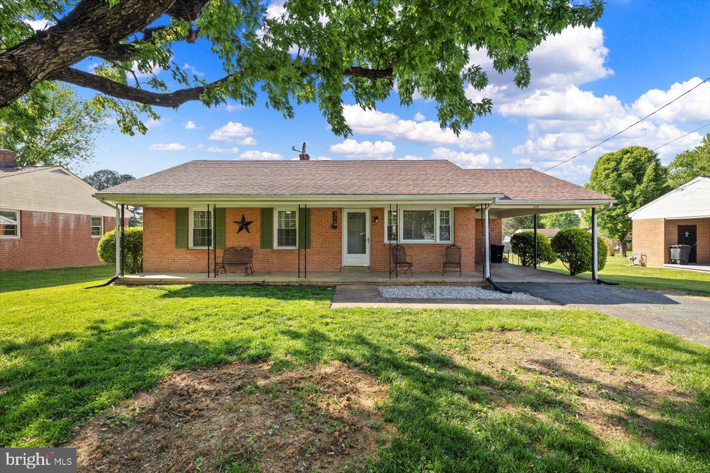 316 GROVE AVE, GORDONSVILLE, Virginia 22942, 3 Bedrooms Bedrooms, ,2 BathroomsBathrooms,Residential,For sale,316 GROVE AVE,VAOR2009558 MLS # VAOR2009558