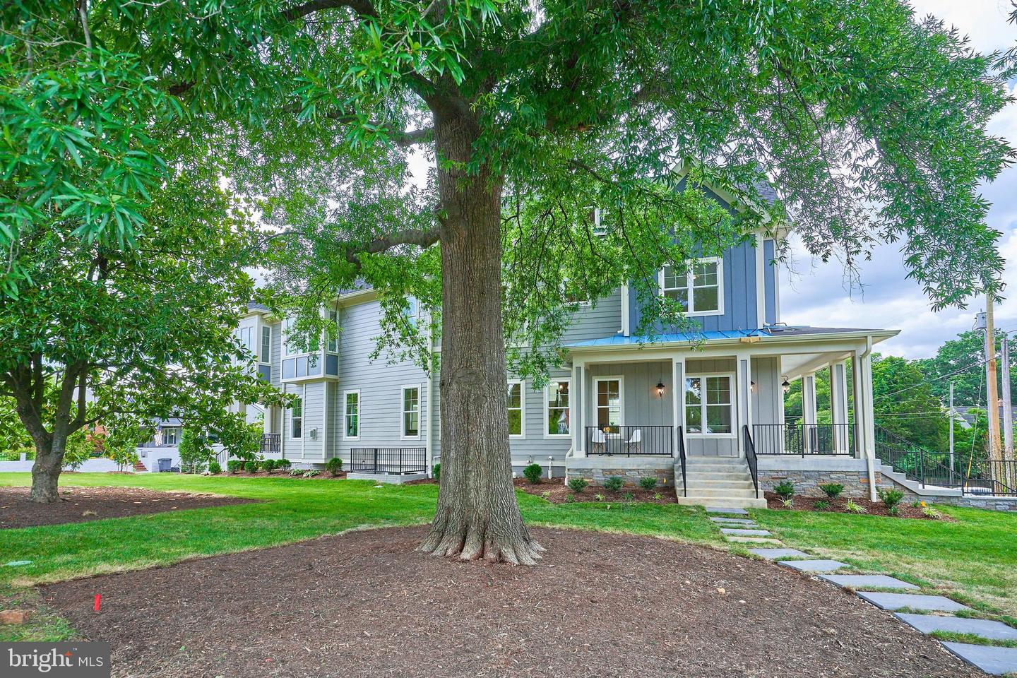 7017 RIDGE DR, ALEXANDRIA, Virginia 22306, 5 Bedrooms Bedrooms, ,5 BathroomsBathrooms,Residential,For sale,7017 RIDGE DR,VAFX2237700 MLS # VAFX2237700