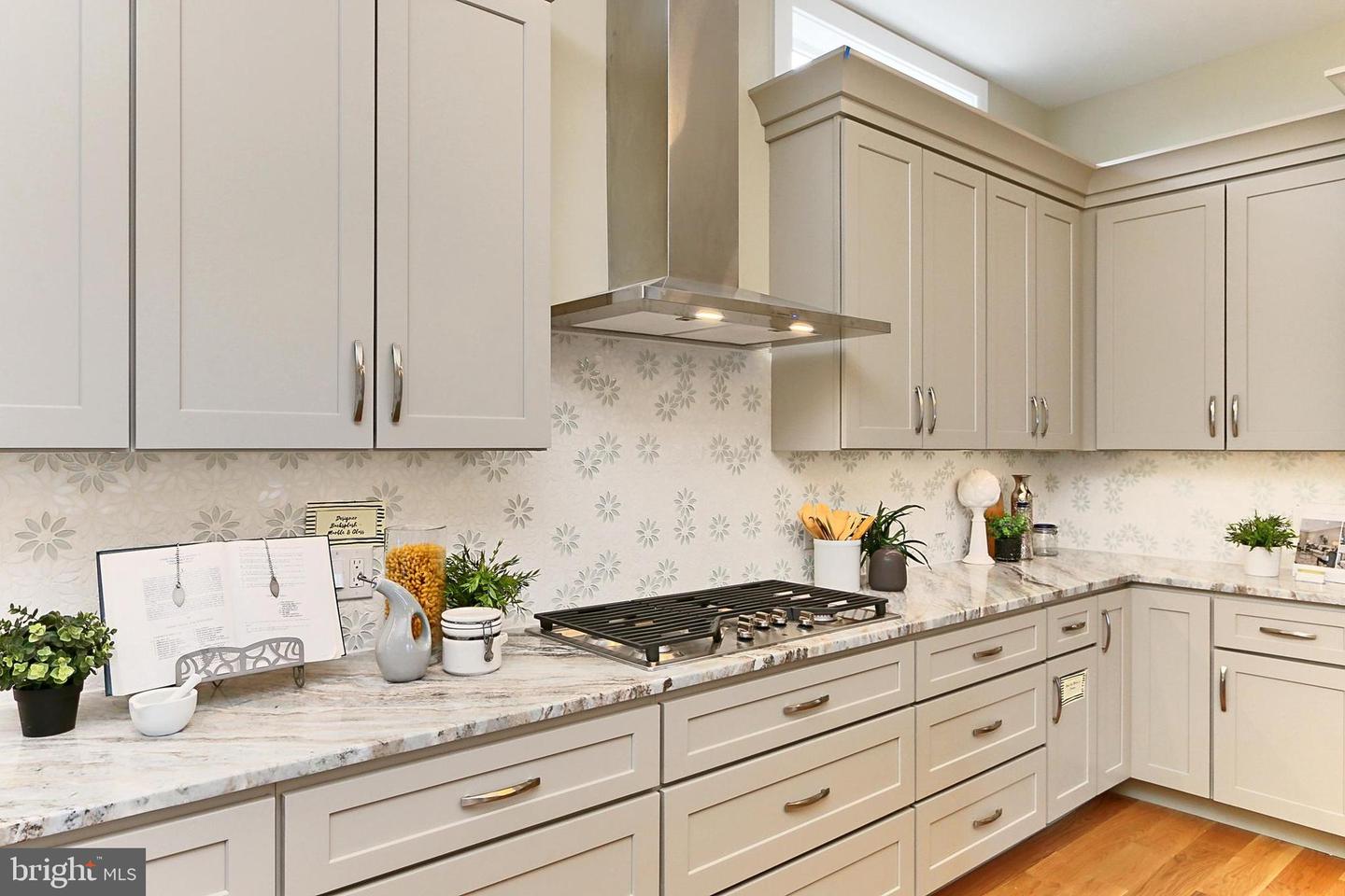 7017 RIDGE DR, ALEXANDRIA, Virginia 22306, 5 Bedrooms Bedrooms, ,5 BathroomsBathrooms,Residential,For sale,7017 RIDGE DR,VAFX2237700 MLS # VAFX2237700