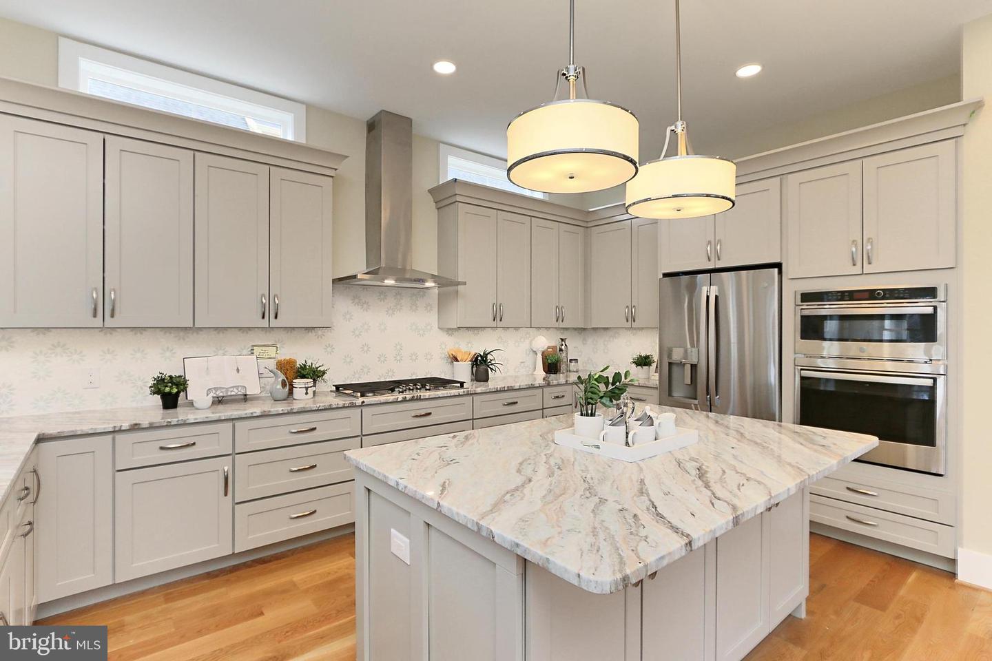 7017 RIDGE DR, ALEXANDRIA, Virginia 22306, 5 Bedrooms Bedrooms, ,5 BathroomsBathrooms,Residential,For sale,7017 RIDGE DR,VAFX2237700 MLS # VAFX2237700