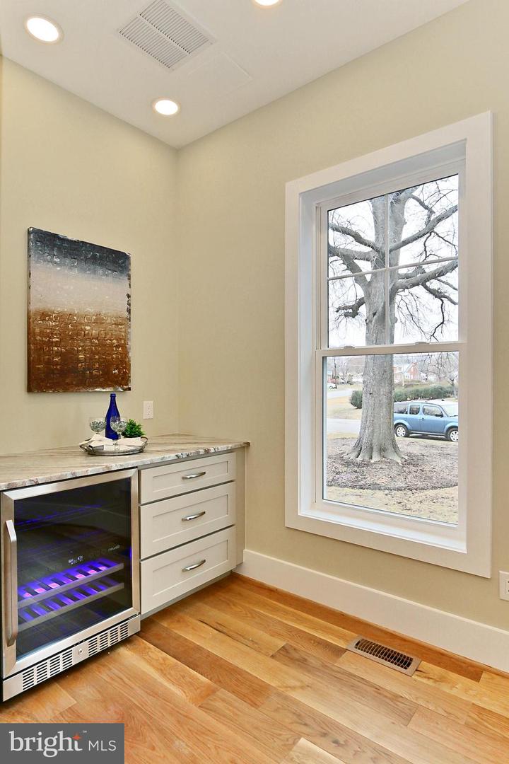 7017 RIDGE DR, ALEXANDRIA, Virginia 22306, 5 Bedrooms Bedrooms, ,5 BathroomsBathrooms,Residential,For sale,7017 RIDGE DR,VAFX2237700 MLS # VAFX2237700