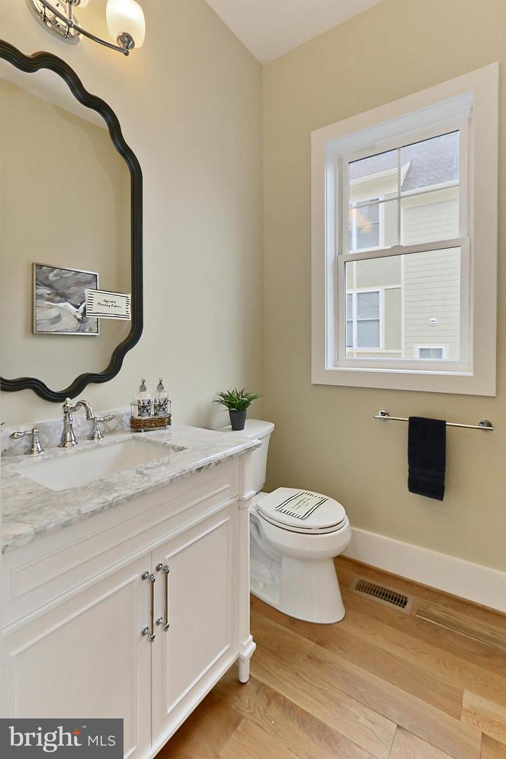 7017 RIDGE DR, ALEXANDRIA, Virginia 22306, 5 Bedrooms Bedrooms, ,5 BathroomsBathrooms,Residential,For sale,7017 RIDGE DR,VAFX2237700 MLS # VAFX2237700