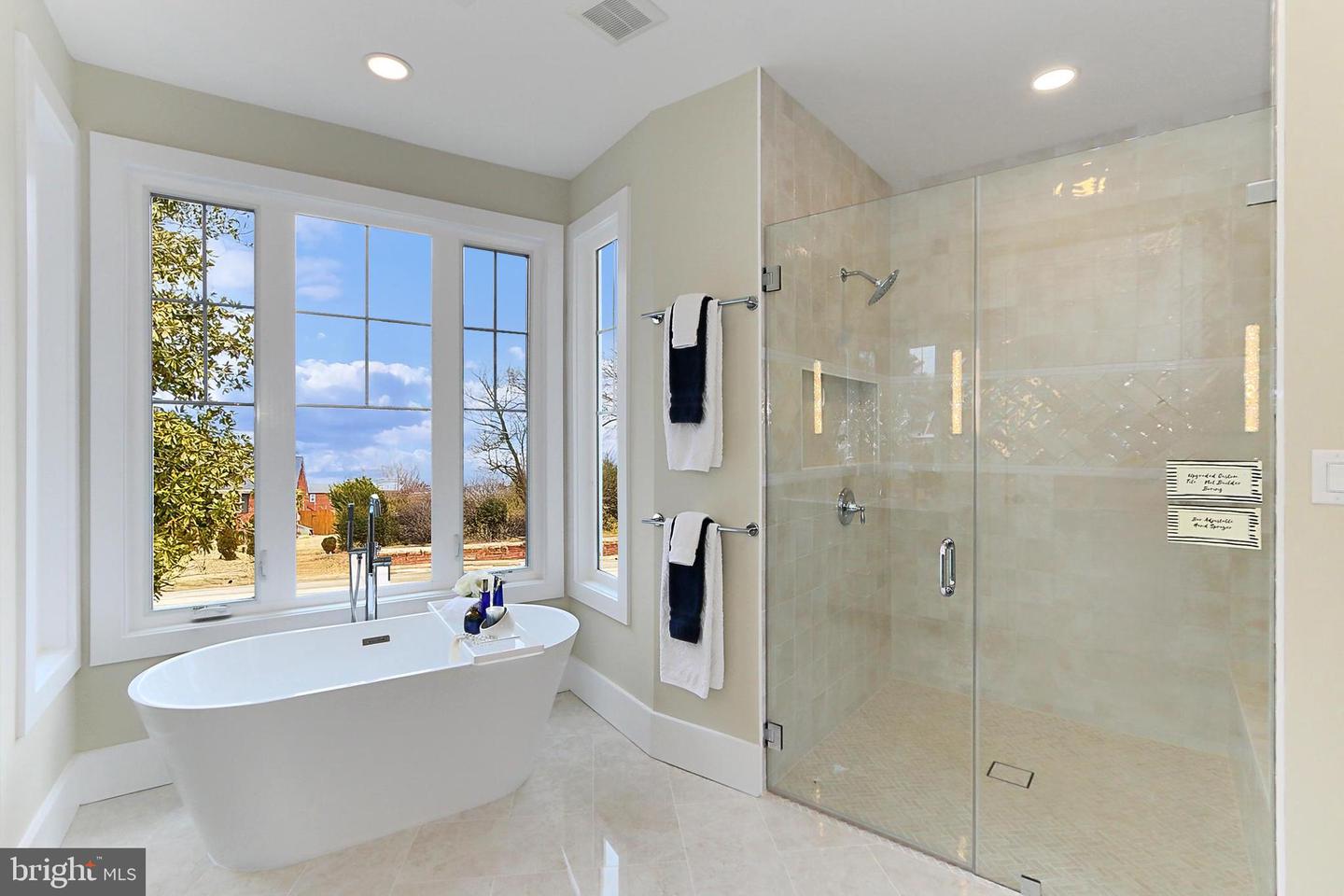 7017 RIDGE DR, ALEXANDRIA, Virginia 22306, 5 Bedrooms Bedrooms, ,5 BathroomsBathrooms,Residential,For sale,7017 RIDGE DR,VAFX2237700 MLS # VAFX2237700