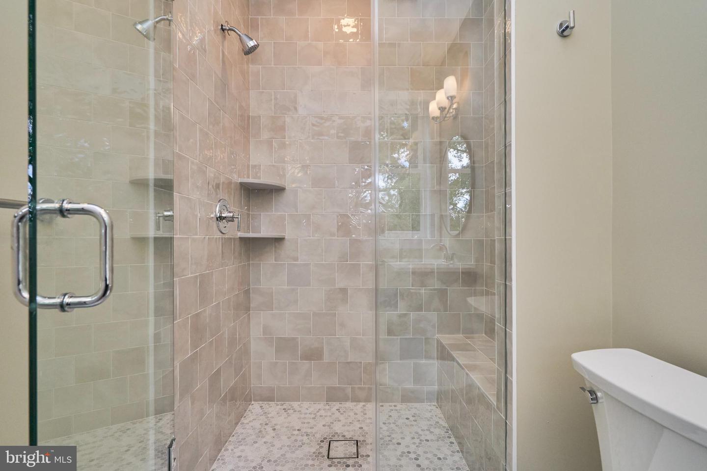 7017 RIDGE DR, ALEXANDRIA, Virginia 22306, 5 Bedrooms Bedrooms, ,5 BathroomsBathrooms,Residential,For sale,7017 RIDGE DR,VAFX2237700 MLS # VAFX2237700
