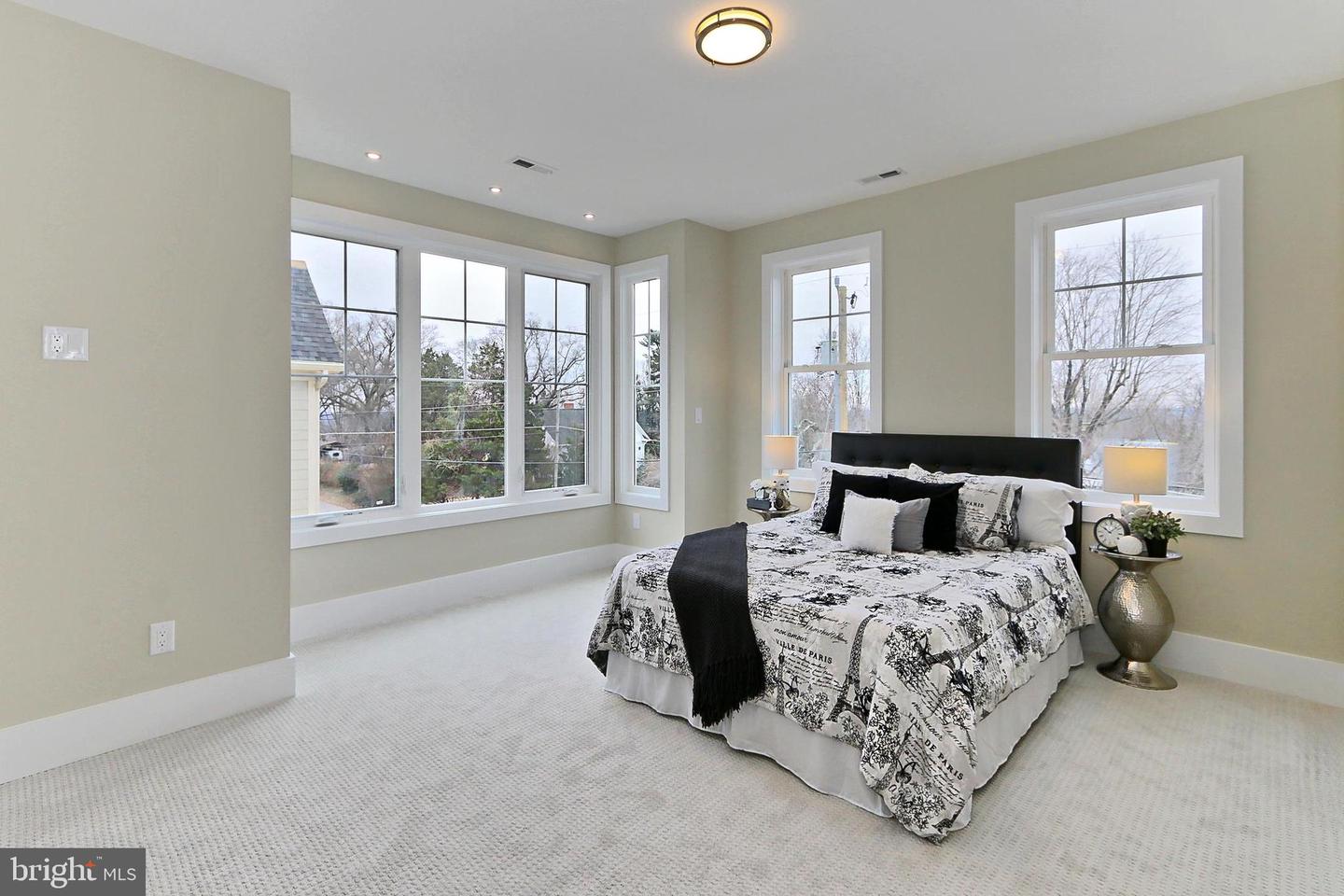 7017 RIDGE DR, ALEXANDRIA, Virginia 22306, 5 Bedrooms Bedrooms, ,5 BathroomsBathrooms,Residential,For sale,7017 RIDGE DR,VAFX2237700 MLS # VAFX2237700