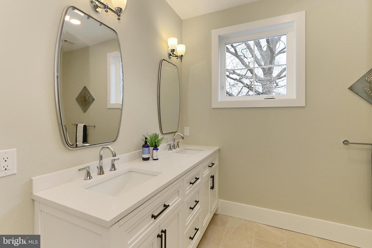 7017 RIDGE DR, ALEXANDRIA, Virginia 22306, 5 Bedrooms Bedrooms, ,5 BathroomsBathrooms,Residential,For sale,7017 RIDGE DR,VAFX2237700 MLS # VAFX2237700