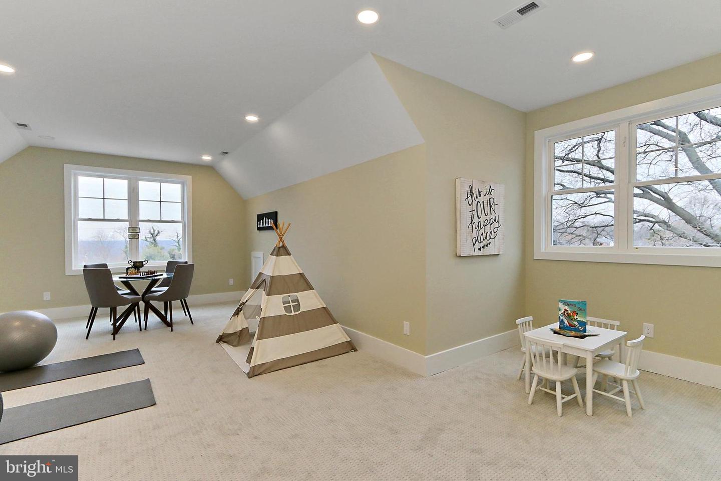 7017 RIDGE DR, ALEXANDRIA, Virginia 22306, 5 Bedrooms Bedrooms, ,5 BathroomsBathrooms,Residential,For sale,7017 RIDGE DR,VAFX2237700 MLS # VAFX2237700