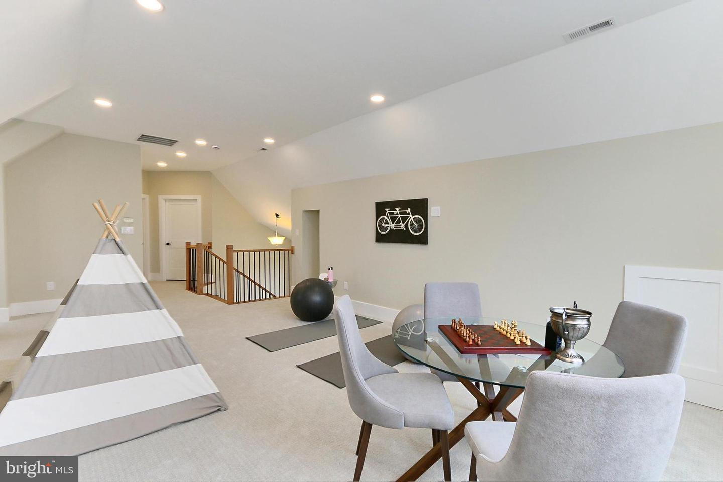 7017 RIDGE DR, ALEXANDRIA, Virginia 22306, 5 Bedrooms Bedrooms, ,5 BathroomsBathrooms,Residential,For sale,7017 RIDGE DR,VAFX2237700 MLS # VAFX2237700