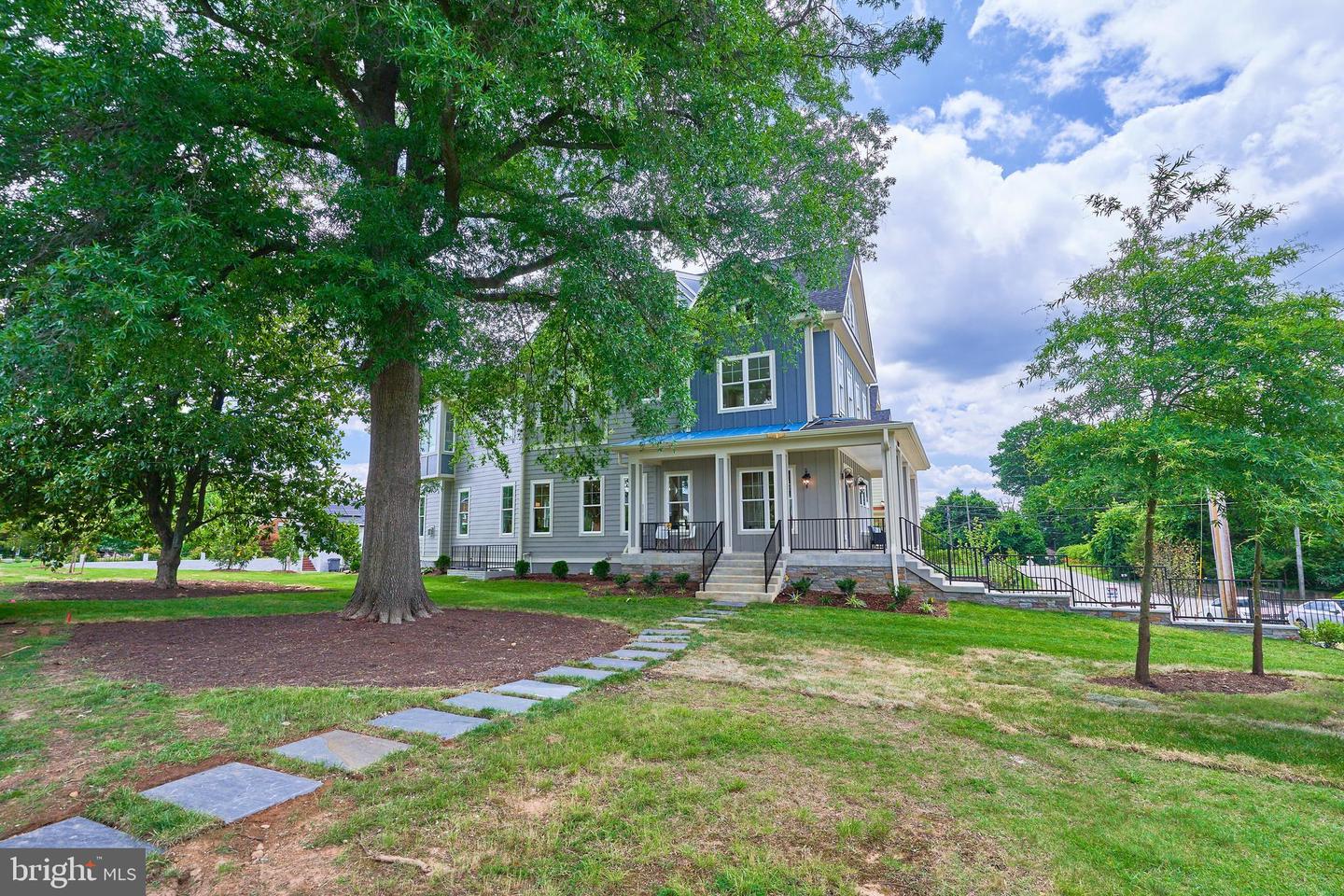 7017 RIDGE DR, ALEXANDRIA, Virginia 22306, 5 Bedrooms Bedrooms, ,5 BathroomsBathrooms,Residential,For sale,7017 RIDGE DR,VAFX2237700 MLS # VAFX2237700