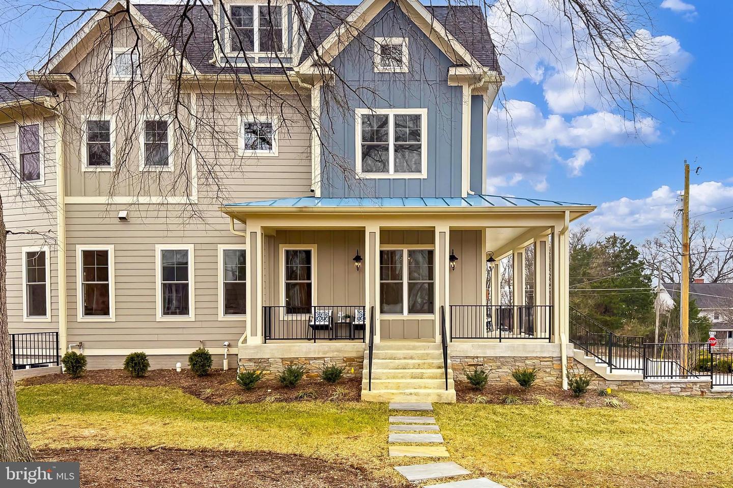 7017 RIDGE DR, ALEXANDRIA, Virginia 22306, 5 Bedrooms Bedrooms, ,5 BathroomsBathrooms,Residential,For sale,7017 RIDGE DR,VAFX2237700 MLS # VAFX2237700