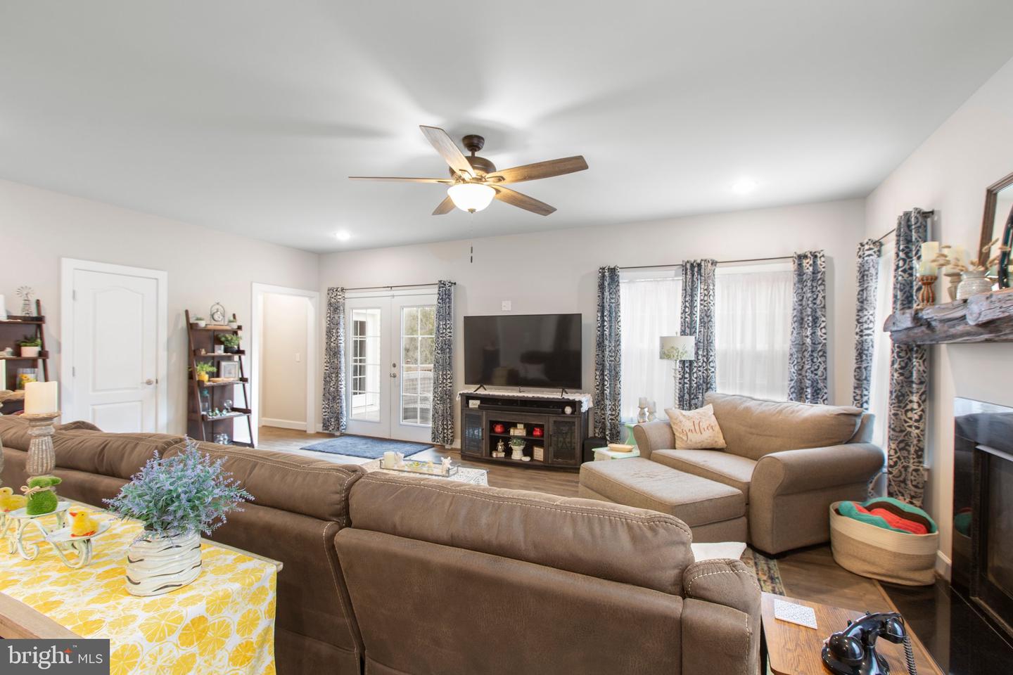 128 LIVINGWOOD CT, FREDERICKSBURG, Virginia 22405, 4 Bedrooms Bedrooms, ,2 BathroomsBathrooms,Residential,For sale,128 LIVINGWOOD CT,VAST2038380 MLS # VAST2038380
