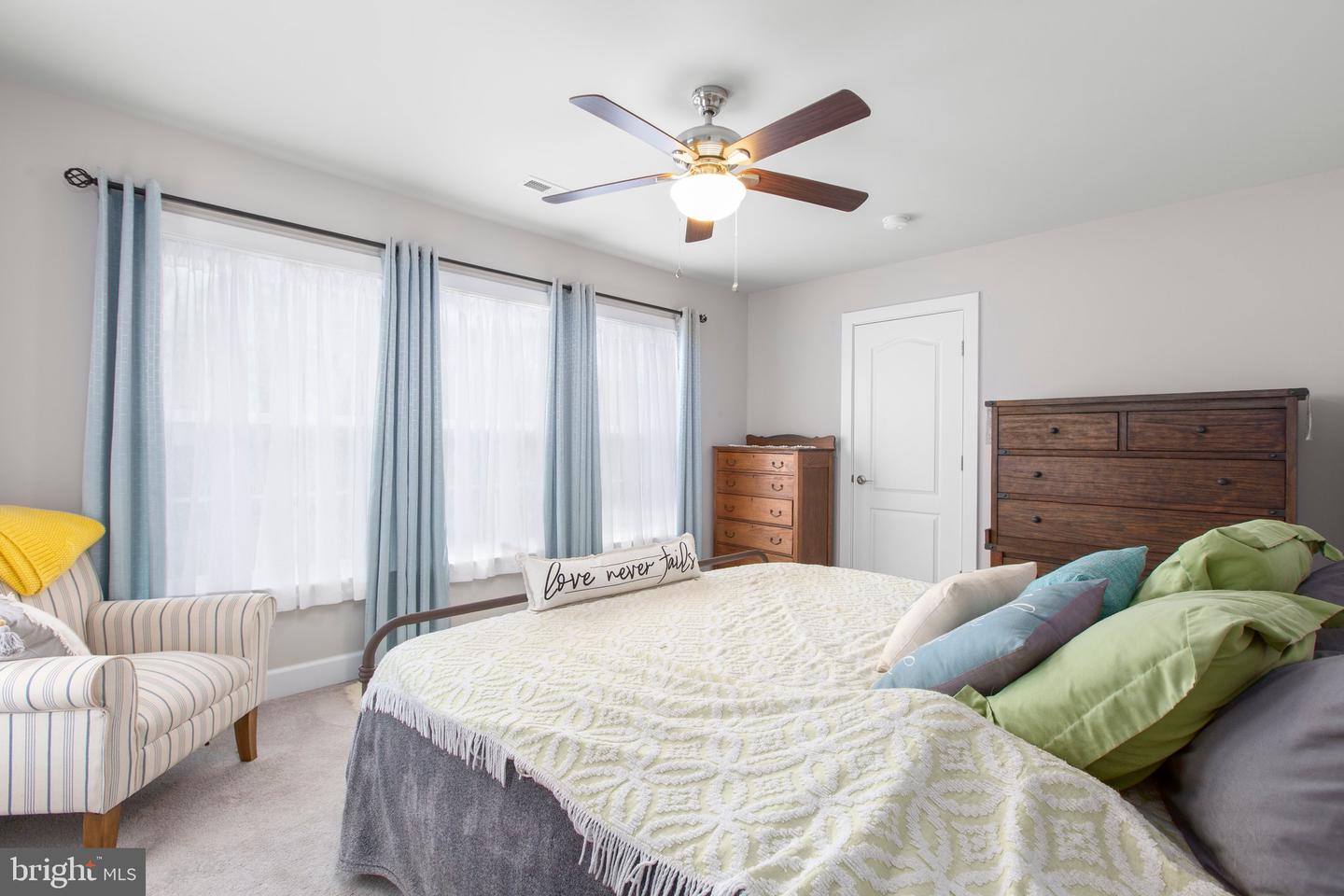 128 LIVINGWOOD CT, FREDERICKSBURG, Virginia 22405, 4 Bedrooms Bedrooms, ,2 BathroomsBathrooms,Residential,For sale,128 LIVINGWOOD CT,VAST2038380 MLS # VAST2038380