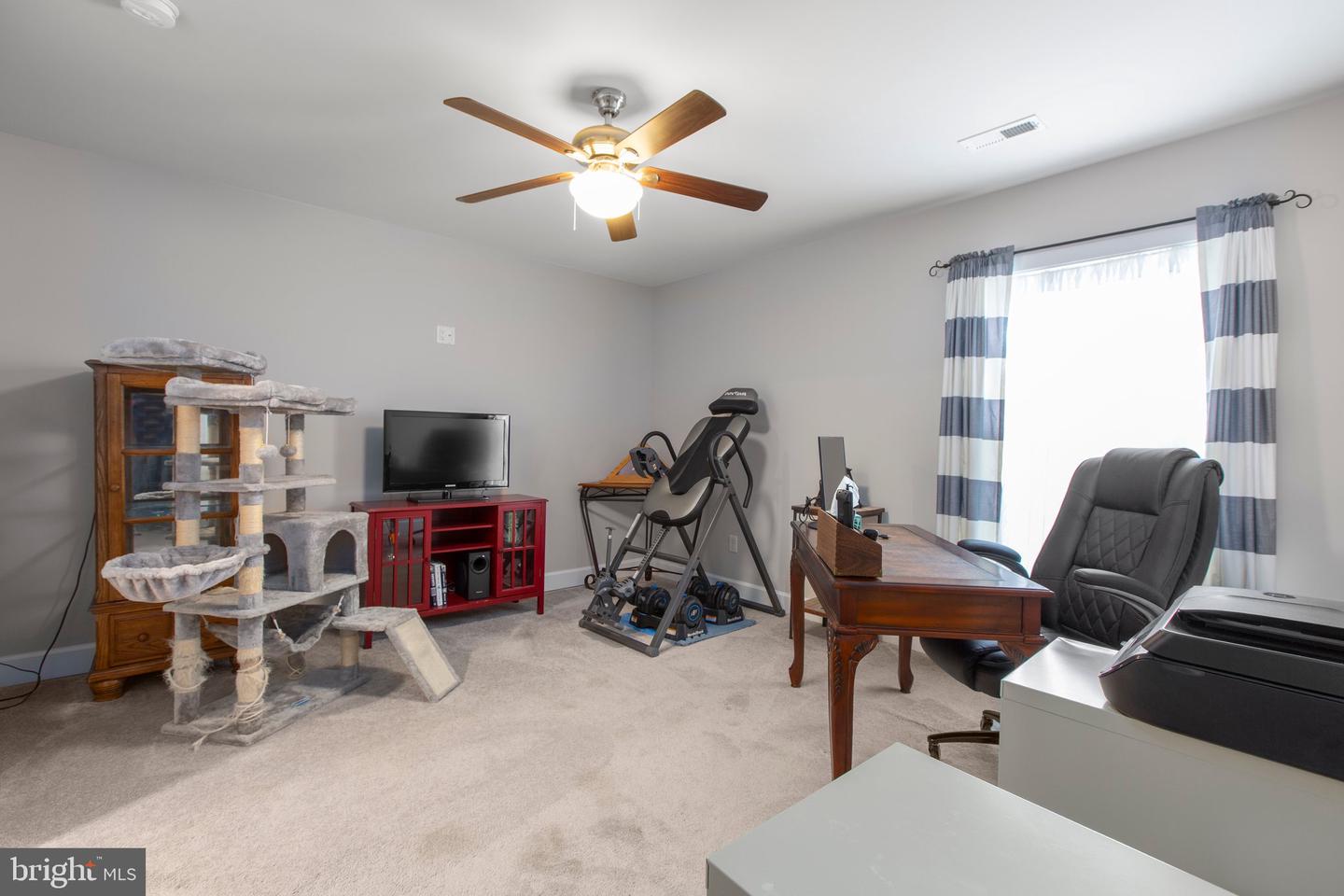 128 LIVINGWOOD CT, FREDERICKSBURG, Virginia 22405, 4 Bedrooms Bedrooms, ,2 BathroomsBathrooms,Residential,For sale,128 LIVINGWOOD CT,VAST2038380 MLS # VAST2038380