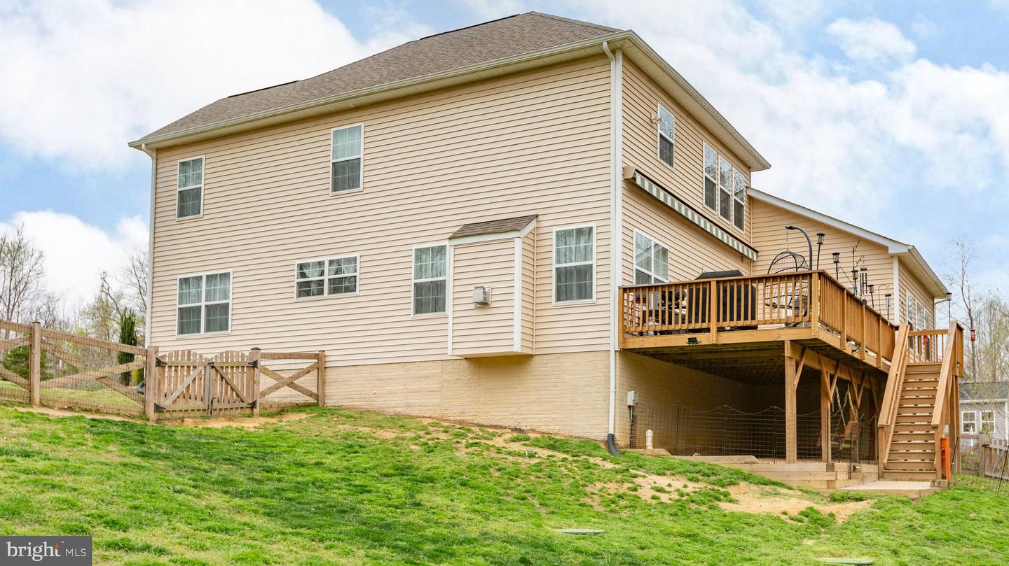 128 LIVINGWOOD CT, FREDERICKSBURG, Virginia 22405, 4 Bedrooms Bedrooms, ,2 BathroomsBathrooms,Residential,For sale,128 LIVINGWOOD CT,VAST2038380 MLS # VAST2038380