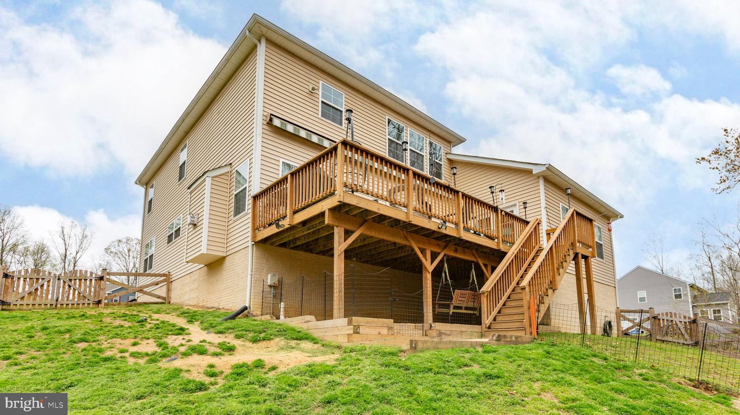 128 LIVINGWOOD CT, FREDERICKSBURG, Virginia 22405, 4 Bedrooms Bedrooms, ,2 BathroomsBathrooms,Residential,For sale,128 LIVINGWOOD CT,VAST2038380 MLS # VAST2038380