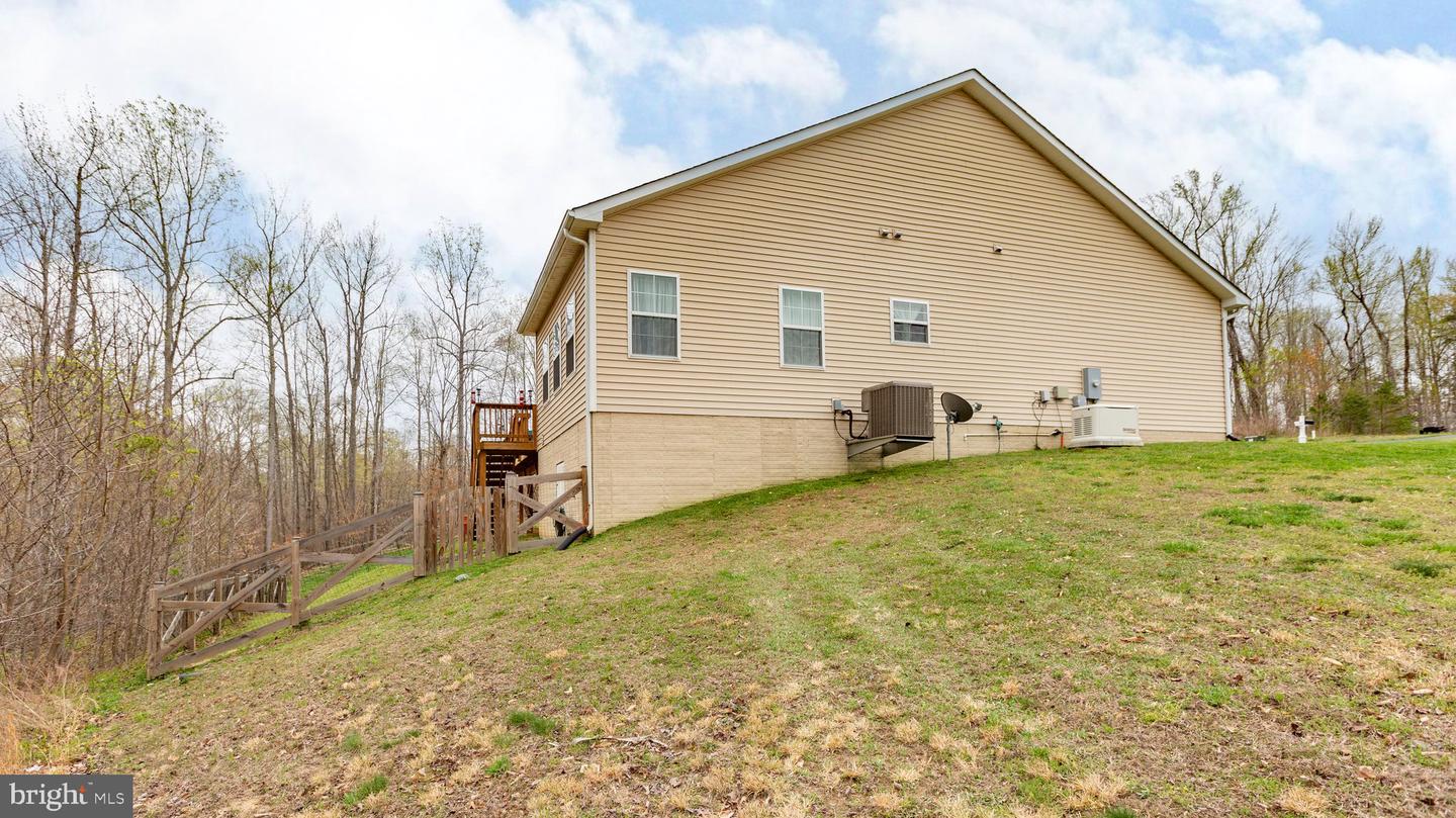 128 LIVINGWOOD CT, FREDERICKSBURG, Virginia 22405, 4 Bedrooms Bedrooms, ,2 BathroomsBathrooms,Residential,For sale,128 LIVINGWOOD CT,VAST2038380 MLS # VAST2038380