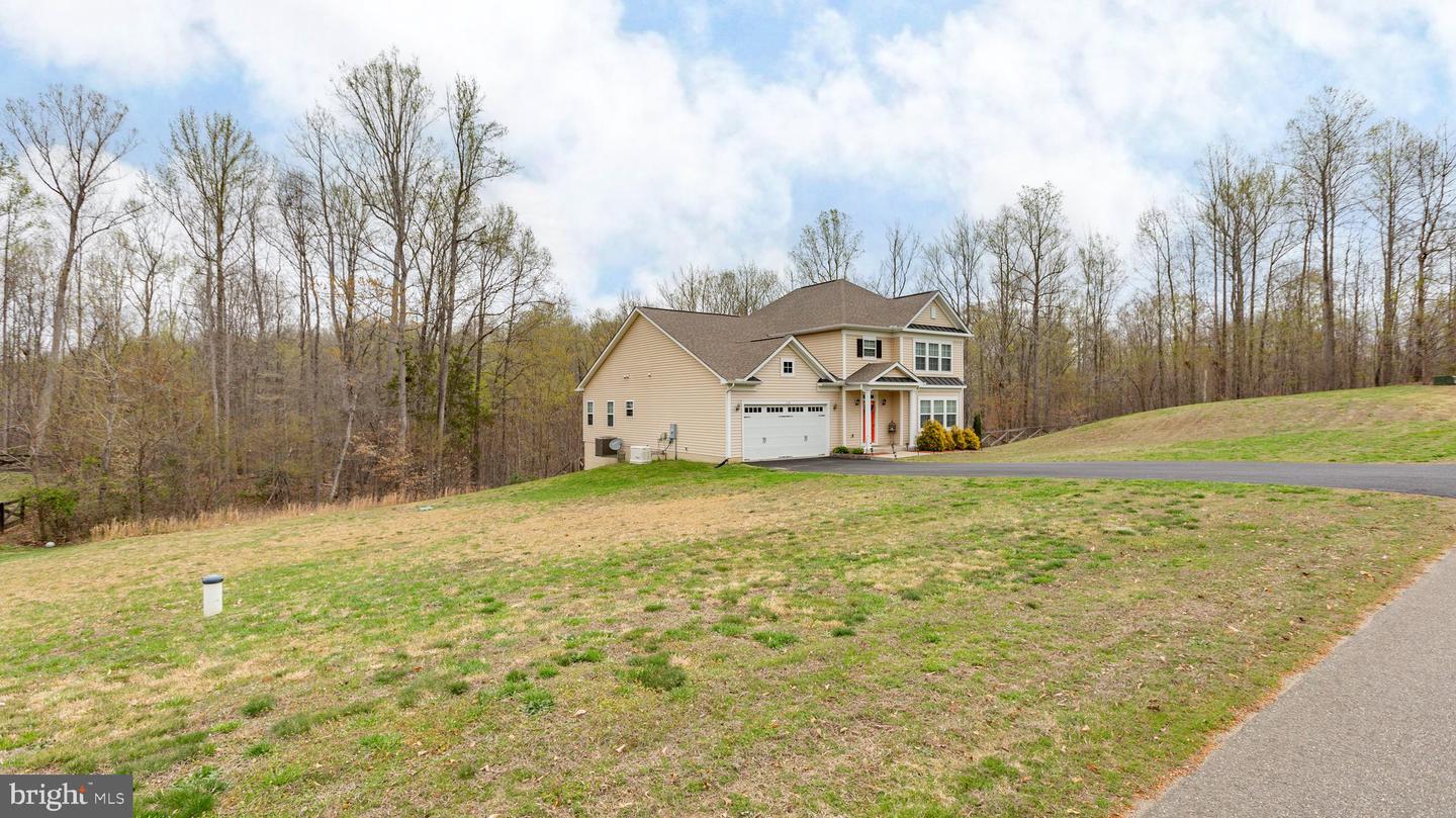 128 LIVINGWOOD CT, FREDERICKSBURG, Virginia 22405, 4 Bedrooms Bedrooms, ,2 BathroomsBathrooms,Residential,For sale,128 LIVINGWOOD CT,VAST2038380 MLS # VAST2038380