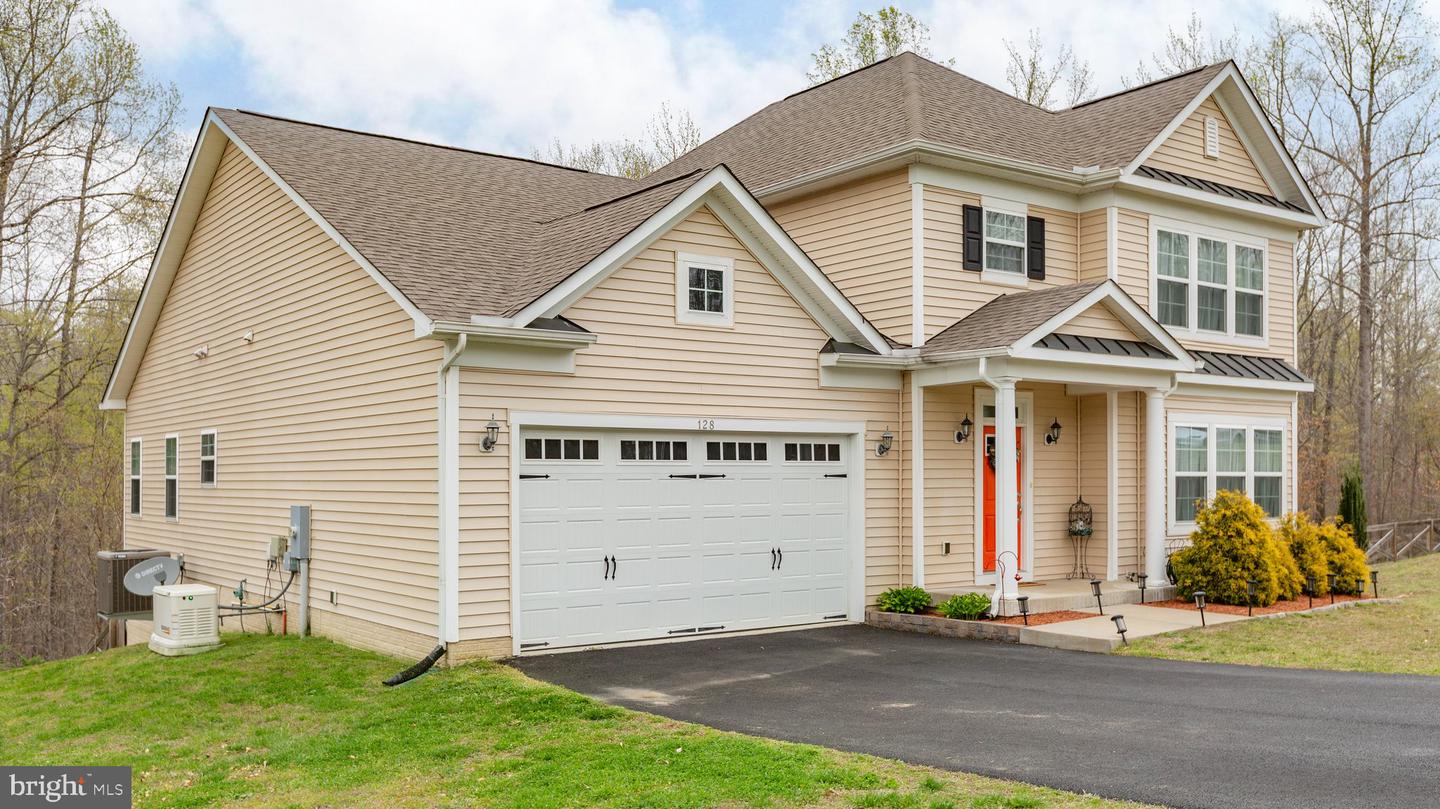 128 LIVINGWOOD CT, FREDERICKSBURG, Virginia 22405, 4 Bedrooms Bedrooms, ,2 BathroomsBathrooms,Residential,For sale,128 LIVINGWOOD CT,VAST2038380 MLS # VAST2038380