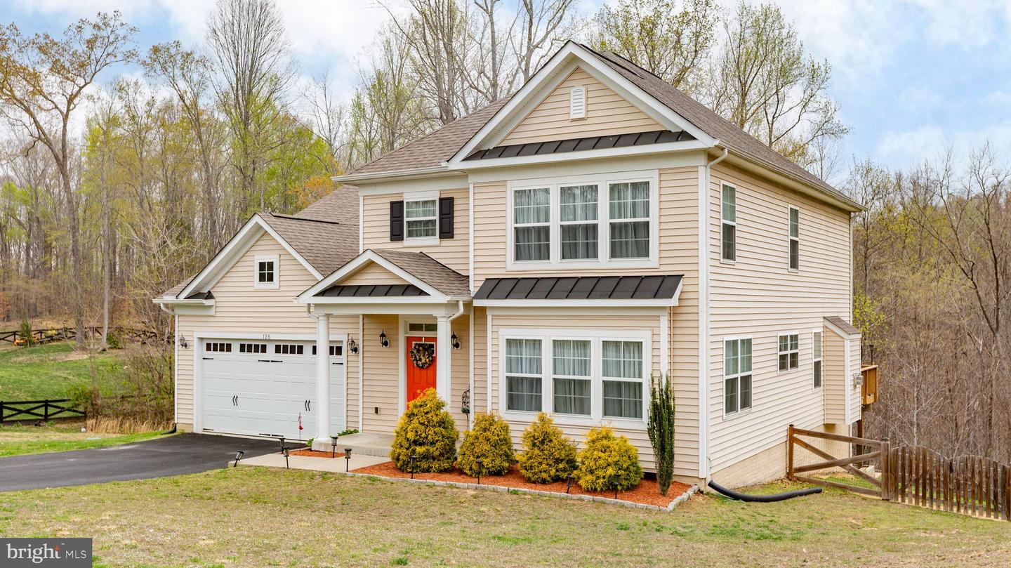 128 LIVINGWOOD CT, FREDERICKSBURG, Virginia 22405, 4 Bedrooms Bedrooms, ,2 BathroomsBathrooms,Residential,For sale,128 LIVINGWOOD CT,VAST2038380 MLS # VAST2038380