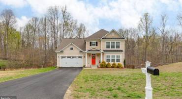 128 LIVINGWOOD CT, FREDERICKSBURG, Virginia 22405, 4 Bedrooms Bedrooms, ,2 BathroomsBathrooms,Residential,For sale,128 LIVINGWOOD CT,VAST2038380 MLS # VAST2038380