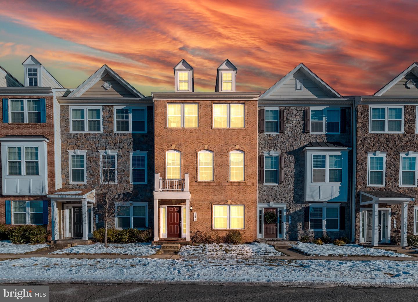 25674 PLEASANT VALLEY RD, CHANTILLY, Virginia 20152, 4 Bedrooms Bedrooms, ,3 BathroomsBathrooms,Residential,For sale,25674 PLEASANT VALLEY RD,VALO2086428 MLS # VALO2086428