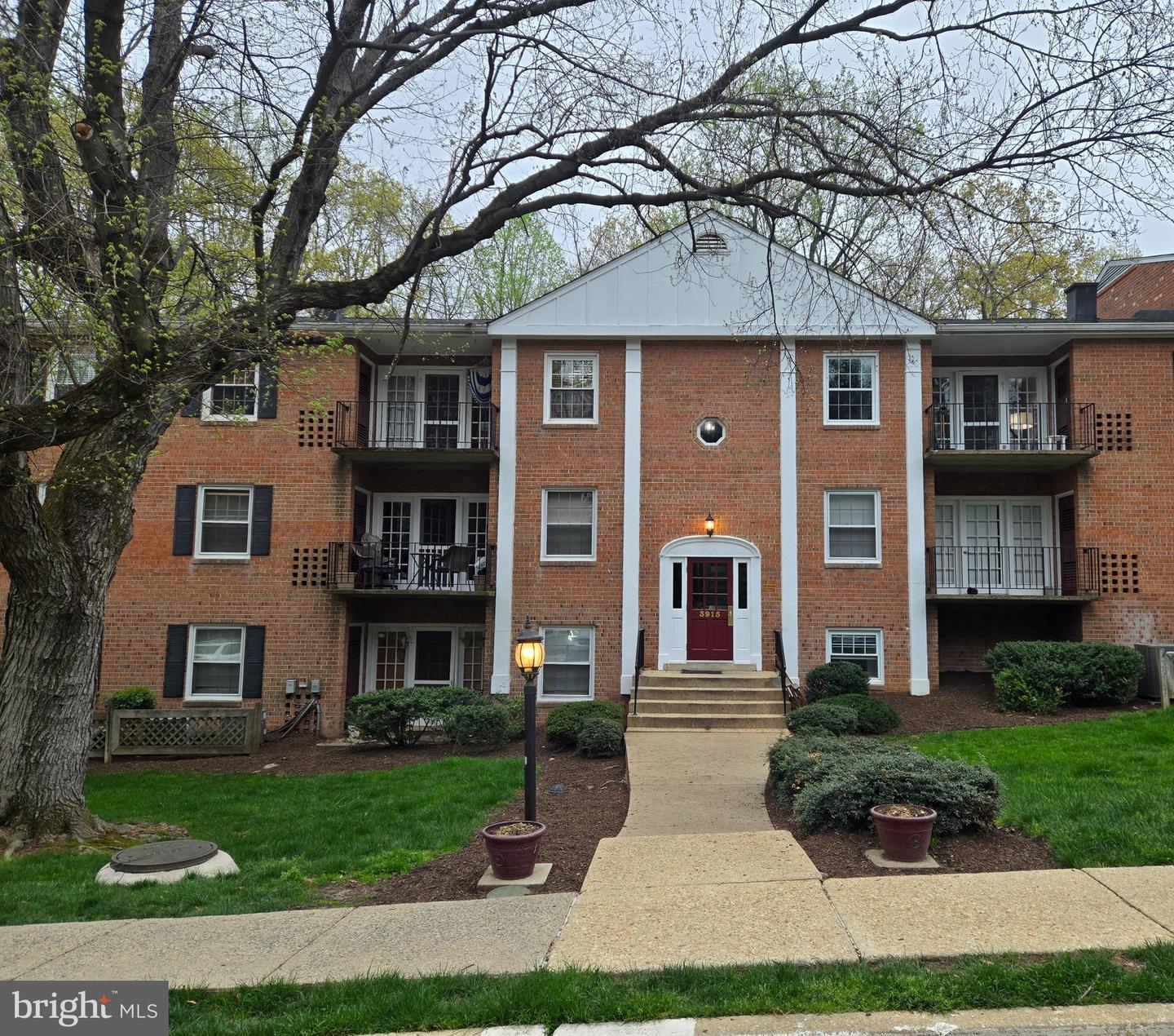 3915 LYNDHURST DR #303, FAIRFAX, Virginia 22031, 1 Bedroom Bedrooms, ,1 BathroomBathrooms,Residential,For sale,3915 LYNDHURST DR #303,VAFC2005640 MLS # VAFC2005640