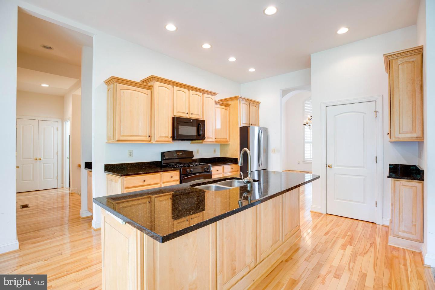 8277 ROXBOROUGH LOOP, GAINESVILLE, Virginia 20155, 4 Bedrooms Bedrooms, ,4 BathroomsBathrooms,Residential,For sale,8277 ROXBOROUGH LOOP,VAPW2086638 MLS # VAPW2086638