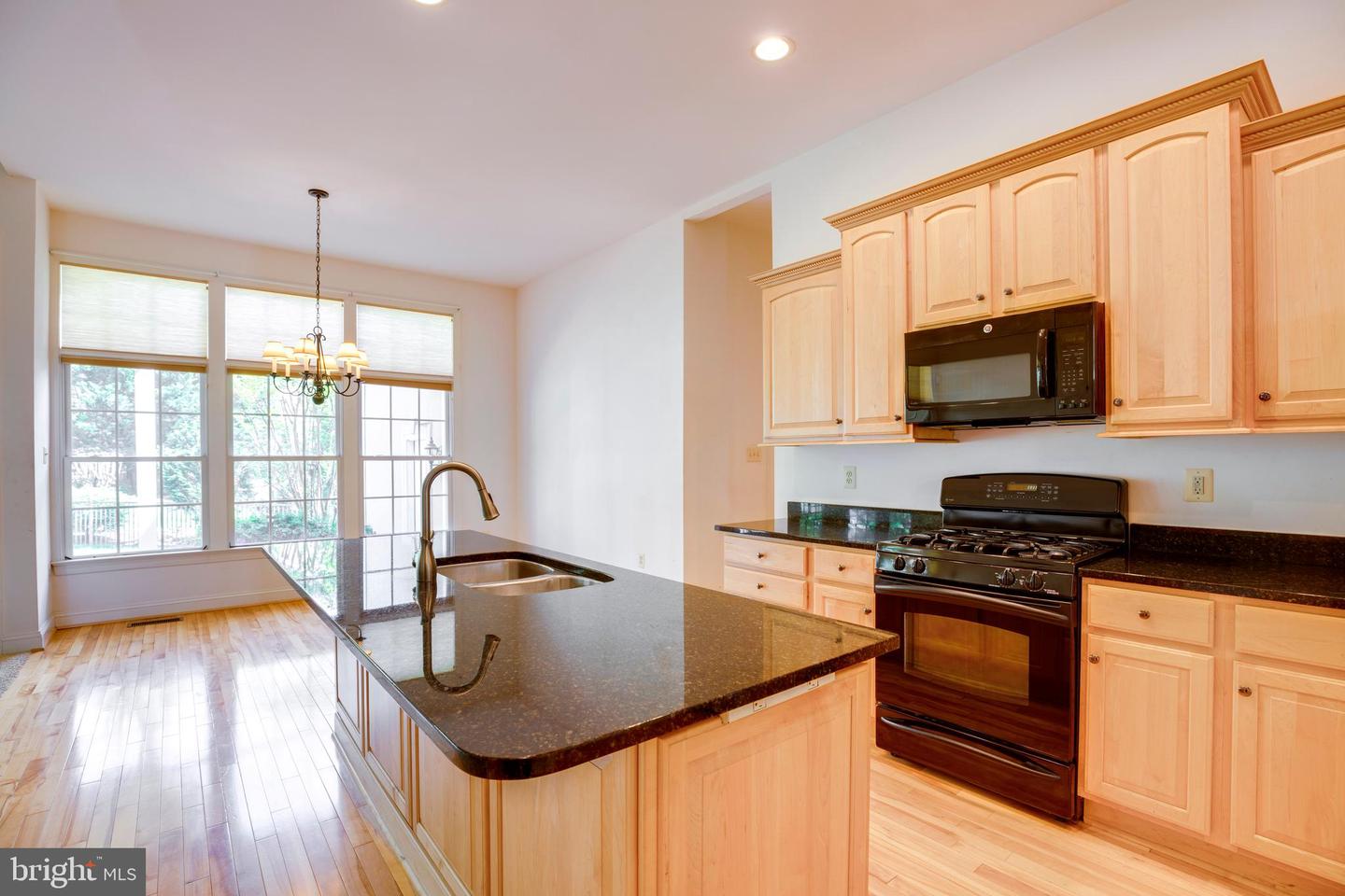 8277 ROXBOROUGH LOOP, GAINESVILLE, Virginia 20155, 4 Bedrooms Bedrooms, ,4 BathroomsBathrooms,Residential,For sale,8277 ROXBOROUGH LOOP,VAPW2086638 MLS # VAPW2086638