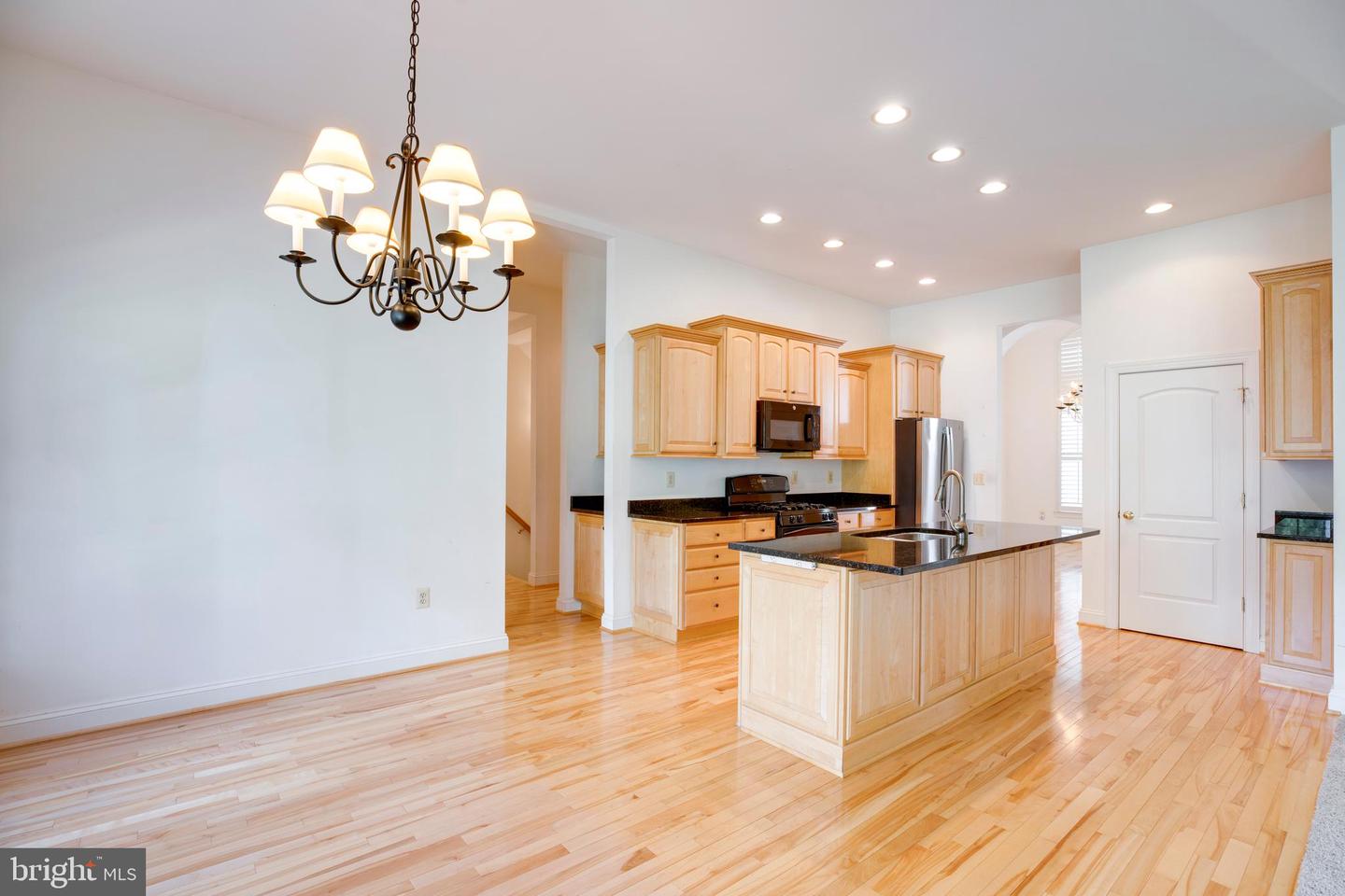 8277 ROXBOROUGH LOOP, GAINESVILLE, Virginia 20155, 4 Bedrooms Bedrooms, ,4 BathroomsBathrooms,Residential,For sale,8277 ROXBOROUGH LOOP,VAPW2086638 MLS # VAPW2086638