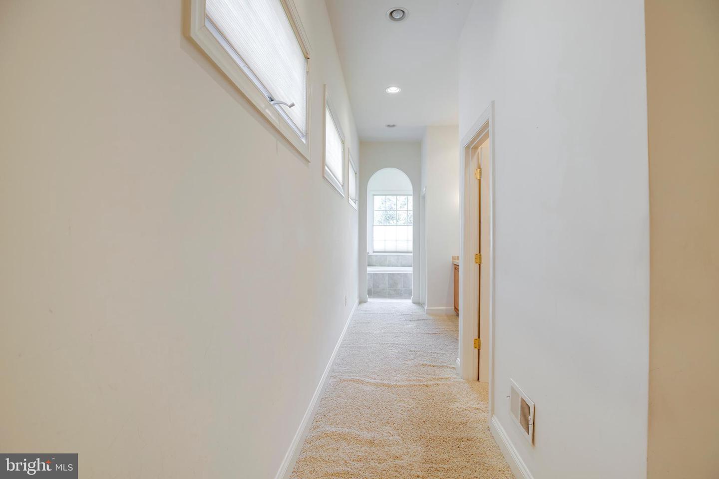 8277 ROXBOROUGH LOOP, GAINESVILLE, Virginia 20155, 4 Bedrooms Bedrooms, ,4 BathroomsBathrooms,Residential,For sale,8277 ROXBOROUGH LOOP,VAPW2086638 MLS # VAPW2086638