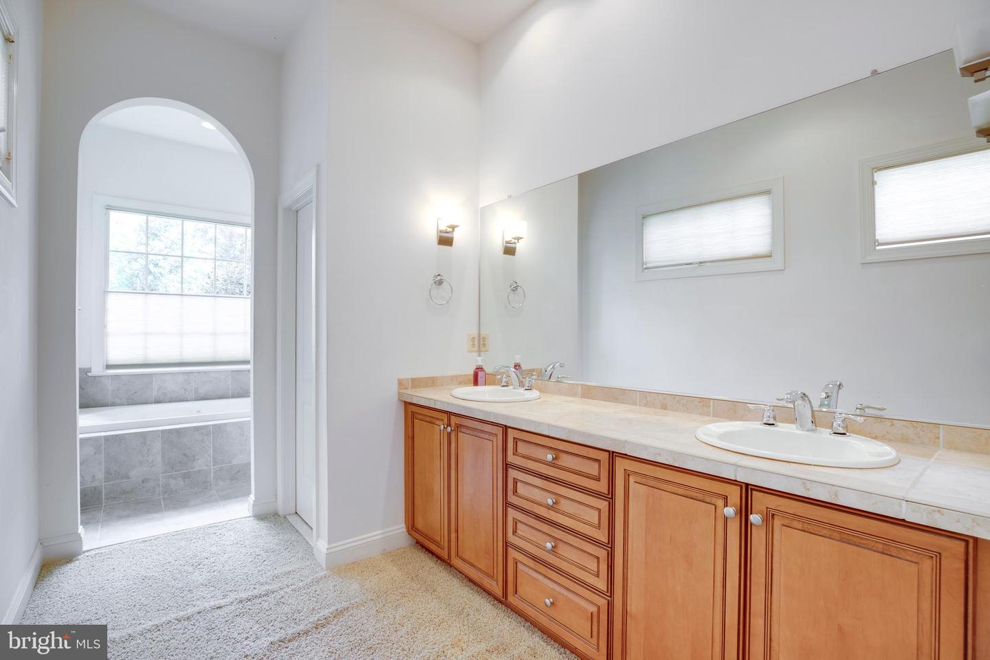 8277 ROXBOROUGH LOOP, GAINESVILLE, Virginia 20155, 4 Bedrooms Bedrooms, ,4 BathroomsBathrooms,Residential,For sale,8277 ROXBOROUGH LOOP,VAPW2086638 MLS # VAPW2086638