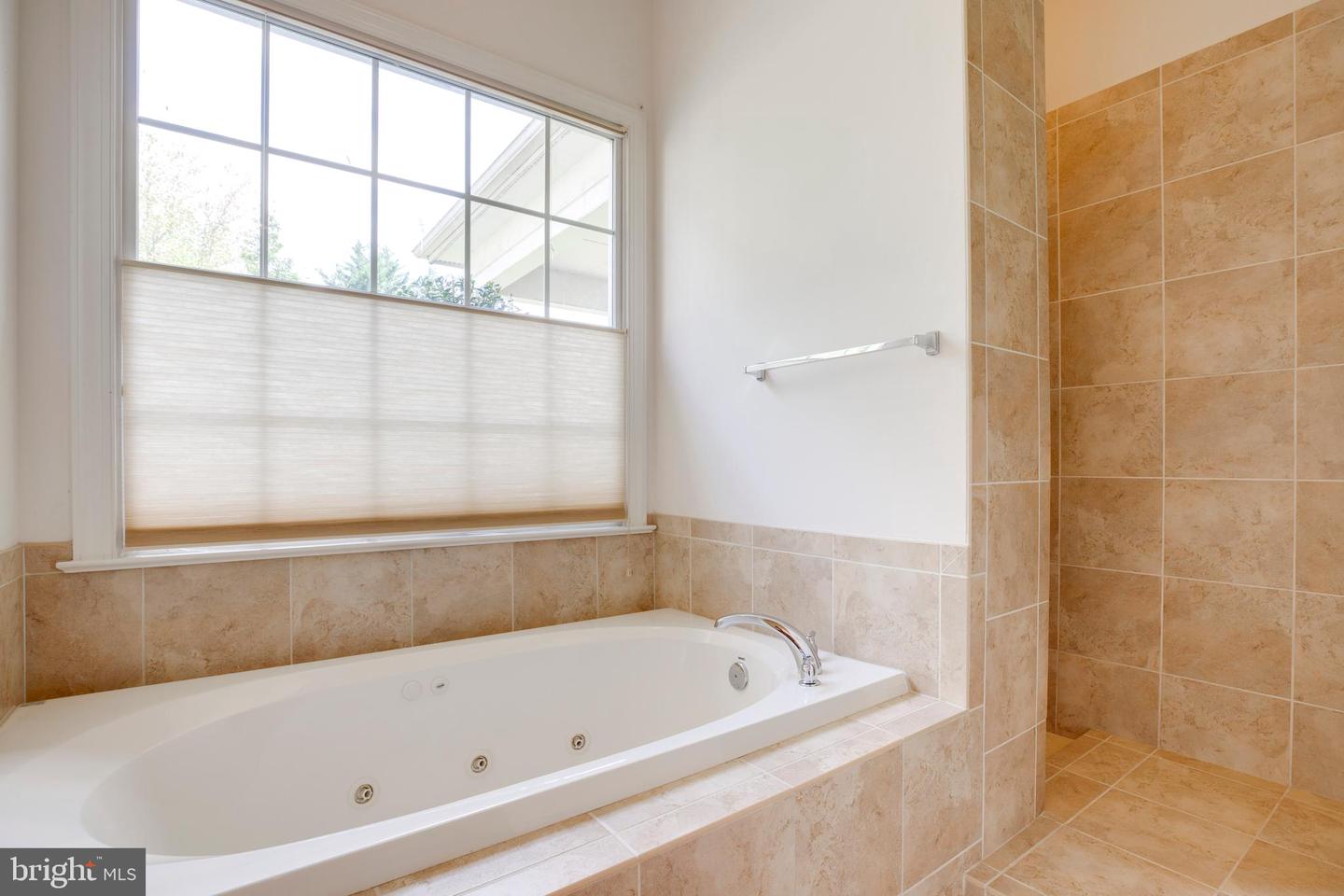 8277 ROXBOROUGH LOOP, GAINESVILLE, Virginia 20155, 4 Bedrooms Bedrooms, ,4 BathroomsBathrooms,Residential,For sale,8277 ROXBOROUGH LOOP,VAPW2086638 MLS # VAPW2086638
