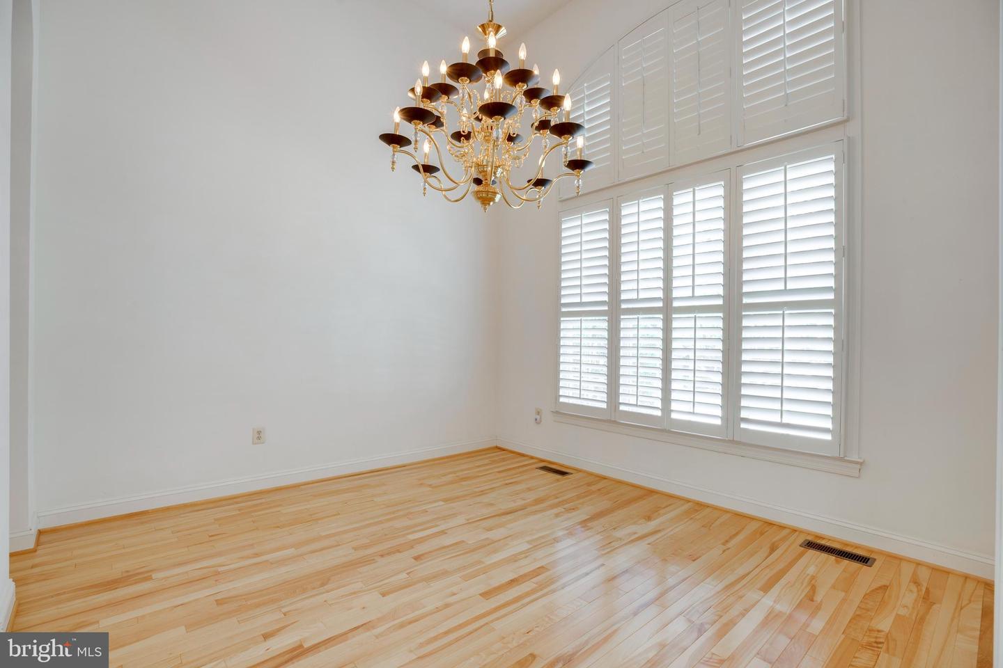 8277 ROXBOROUGH LOOP, GAINESVILLE, Virginia 20155, 4 Bedrooms Bedrooms, ,4 BathroomsBathrooms,Residential,For sale,8277 ROXBOROUGH LOOP,VAPW2086638 MLS # VAPW2086638