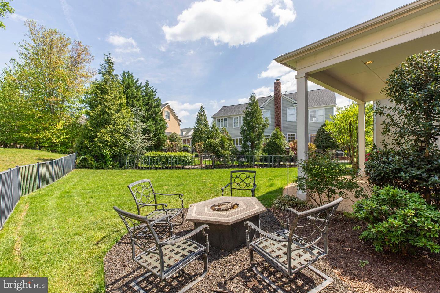 8277 ROXBOROUGH LOOP, GAINESVILLE, Virginia 20155, 4 Bedrooms Bedrooms, ,4 BathroomsBathrooms,Residential,For sale,8277 ROXBOROUGH LOOP,VAPW2086638 MLS # VAPW2086638