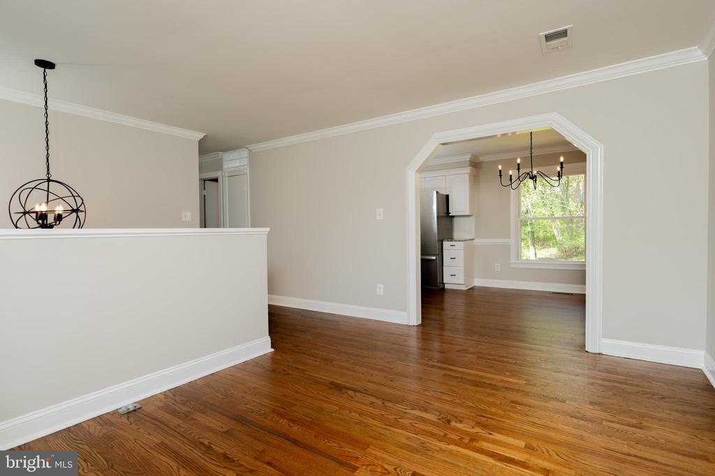 7199 SPOTSYLVANIA ST, WARRENTON, Virginia, 4 Bedrooms Bedrooms, ,2 BathroomsBathrooms,Residential,7199 SPOTSYLVANIA ST,VAFQ2016416 MLS # VAFQ2016416