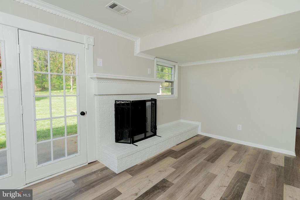 7199 SPOTSYLVANIA ST, WARRENTON, Virginia, 4 Bedrooms Bedrooms, ,2 BathroomsBathrooms,Residential,7199 SPOTSYLVANIA ST,VAFQ2016416 MLS # VAFQ2016416