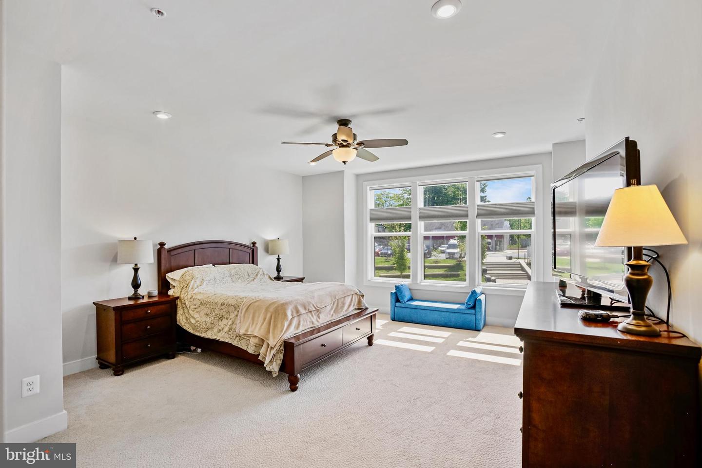 1684 BANDIT LOOP, RESTON, Virginia 20190, 2 Bedrooms Bedrooms, ,2 BathroomsBathrooms,Residential,For sale,1684 BANDIT LOOP,VAFX2221400 MLS # VAFX2221400