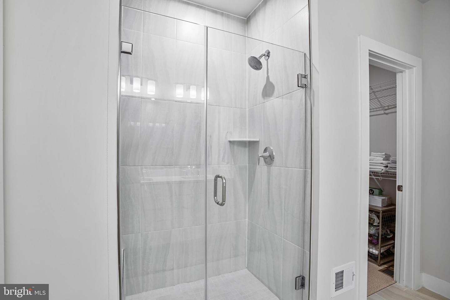 1684 BANDIT LOOP, RESTON, Virginia 20190, 2 Bedrooms Bedrooms, ,2 BathroomsBathrooms,Residential,For sale,1684 BANDIT LOOP,VAFX2221400 MLS # VAFX2221400