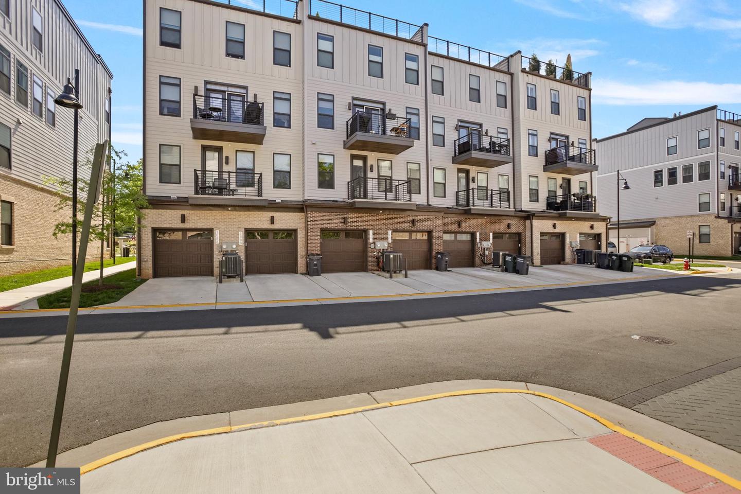 1684 BANDIT LOOP, RESTON, Virginia 20190, 2 Bedrooms Bedrooms, ,2 BathroomsBathrooms,Residential,For sale,1684 BANDIT LOOP,VAFX2221400 MLS # VAFX2221400