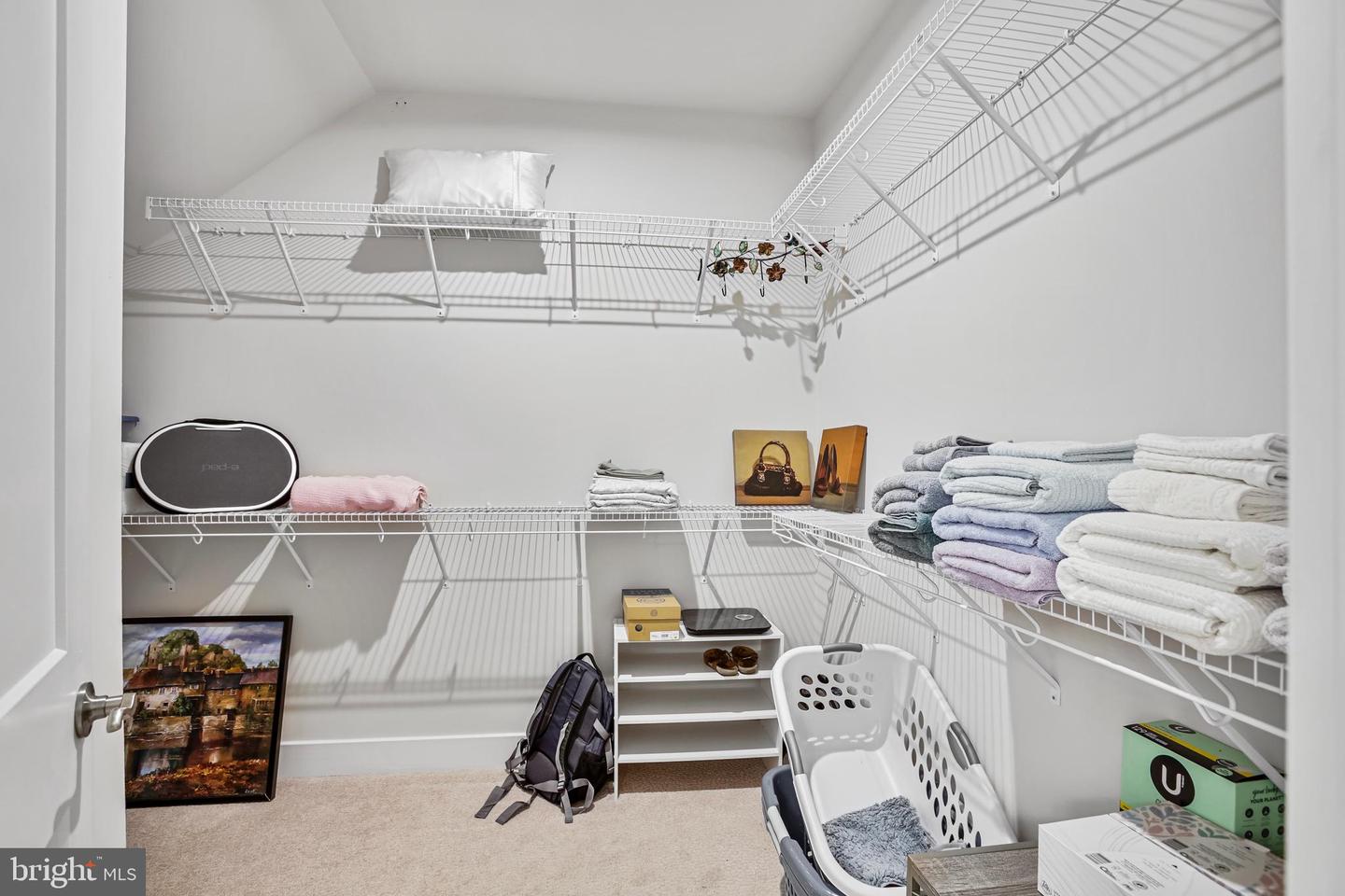 1684 BANDIT LOOP, RESTON, Virginia 20190, 2 Bedrooms Bedrooms, ,2 BathroomsBathrooms,Residential,For sale,1684 BANDIT LOOP,VAFX2221400 MLS # VAFX2221400