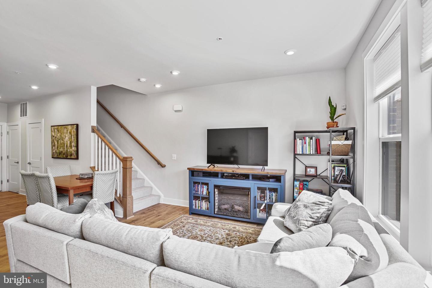 1684 BANDIT LOOP, RESTON, Virginia 20190, 2 Bedrooms Bedrooms, ,2 BathroomsBathrooms,Residential,For sale,1684 BANDIT LOOP,VAFX2221400 MLS # VAFX2221400