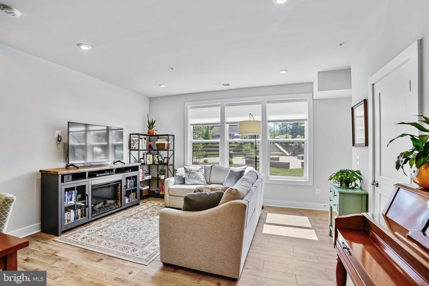 1684 BANDIT LOOP, RESTON, Virginia 20190, 2 Bedrooms Bedrooms, ,2 BathroomsBathrooms,Residential,For sale,1684 BANDIT LOOP,VAFX2221400 MLS # VAFX2221400