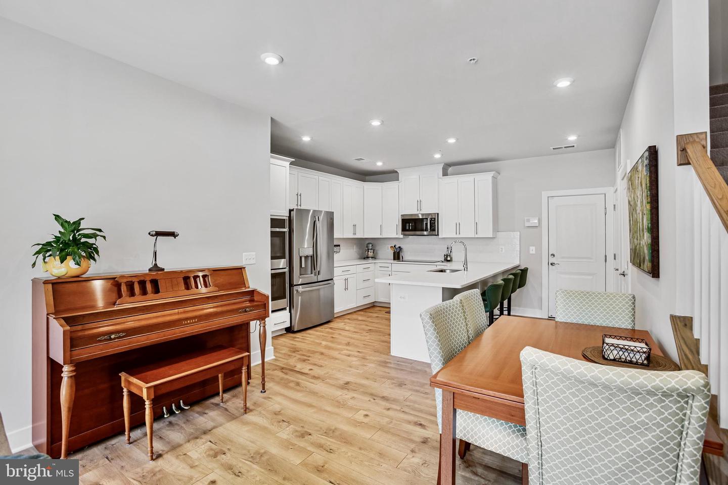 1684 BANDIT LOOP, RESTON, Virginia 20190, 2 Bedrooms Bedrooms, ,2 BathroomsBathrooms,Residential,For sale,1684 BANDIT LOOP,VAFX2221400 MLS # VAFX2221400