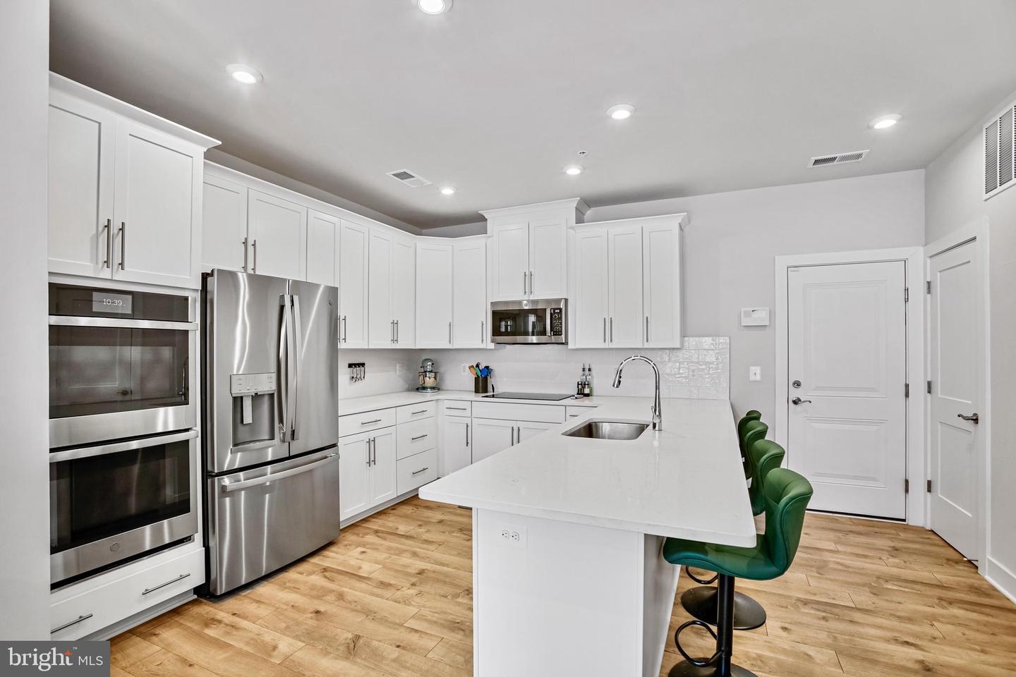 1684 BANDIT LOOP, RESTON, Virginia 20190, 2 Bedrooms Bedrooms, ,2 BathroomsBathrooms,Residential,For sale,1684 BANDIT LOOP,VAFX2221400 MLS # VAFX2221400