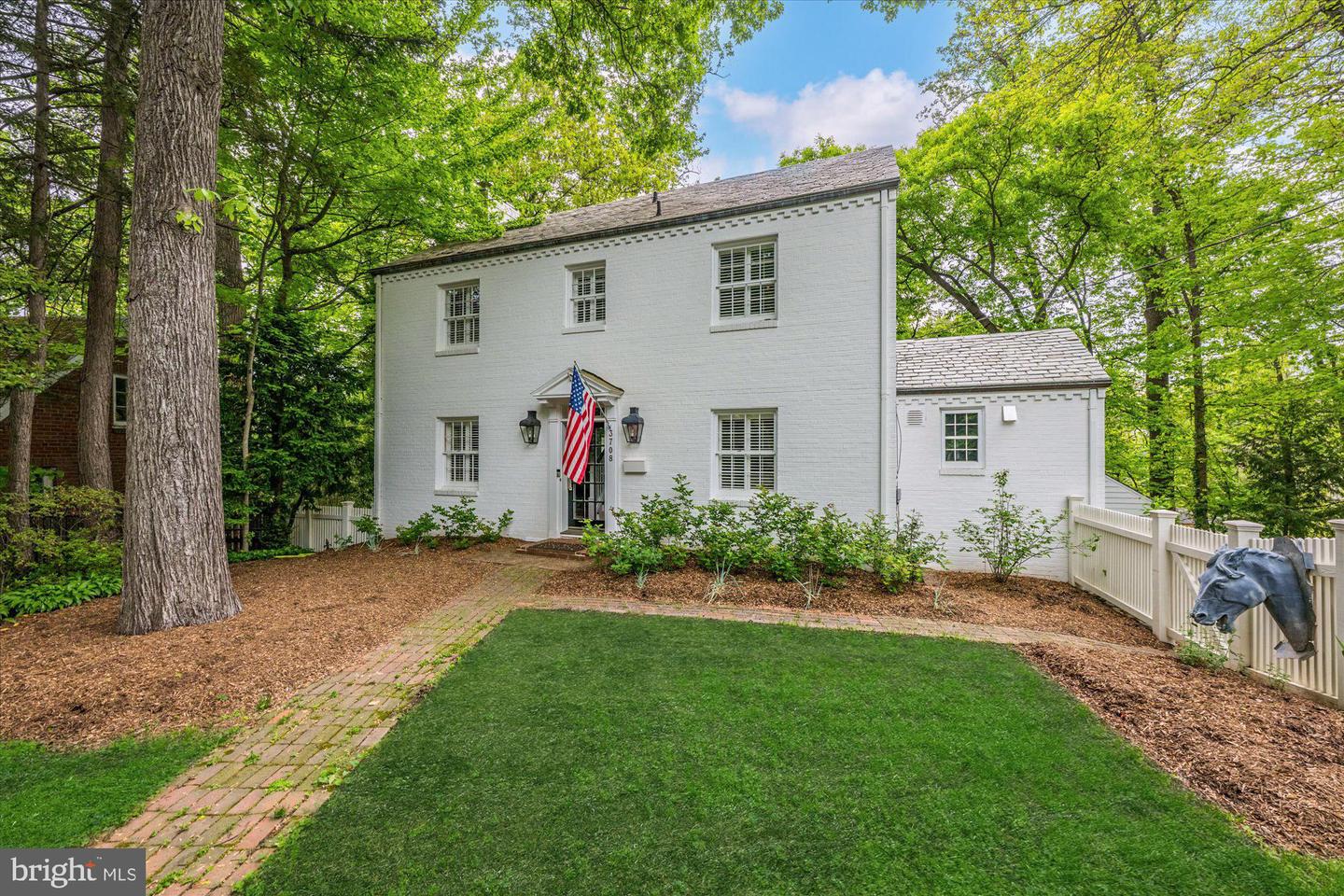 3708 23RD ST N, ARLINGTON, Virginia 22207, 3 Bedrooms Bedrooms, 13 Rooms Rooms,3 BathroomsBathrooms,Residential,For sale,3708 23RD ST N,VAAR2053598 MLS # VAAR2053598