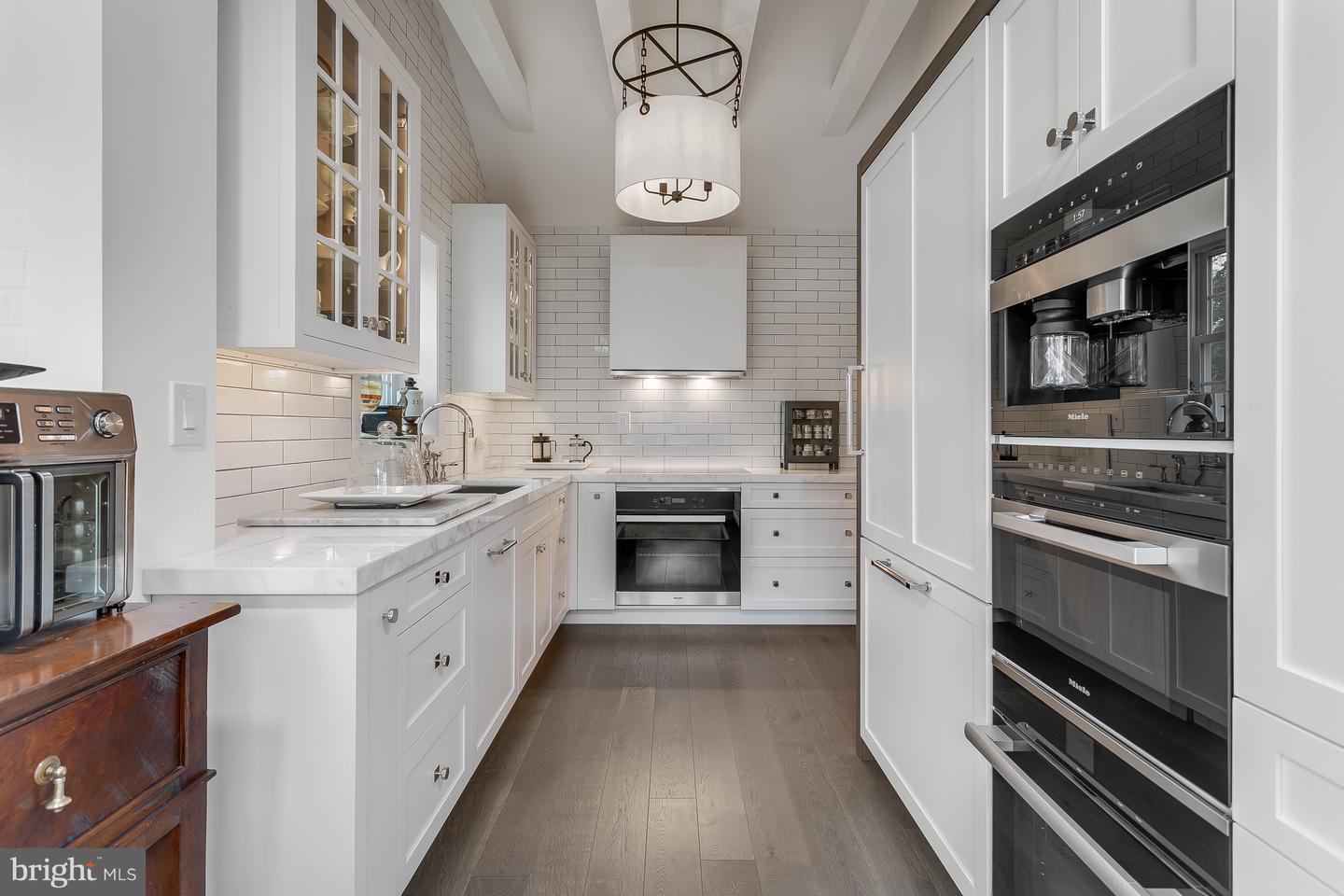 3708 23RD ST N, ARLINGTON, Virginia 22207, 3 Bedrooms Bedrooms, 13 Rooms Rooms,3 BathroomsBathrooms,Residential,For sale,3708 23RD ST N,VAAR2053598 MLS # VAAR2053598