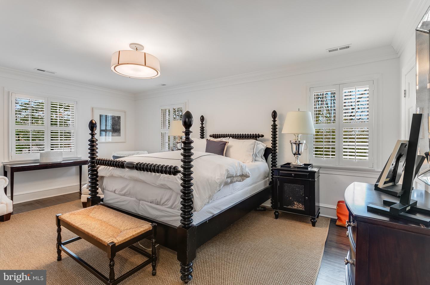 3708 23RD ST N, ARLINGTON, Virginia 22207, 3 Bedrooms Bedrooms, 13 Rooms Rooms,3 BathroomsBathrooms,Residential,For sale,3708 23RD ST N,VAAR2053598 MLS # VAAR2053598