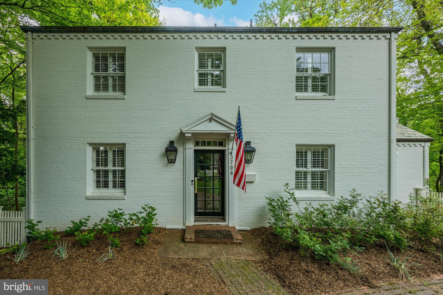 3708 23RD ST N, ARLINGTON, Virginia 22207, 3 Bedrooms Bedrooms, 13 Rooms Rooms,3 BathroomsBathrooms,Residential,For sale,3708 23RD ST N,VAAR2053598 MLS # VAAR2053598