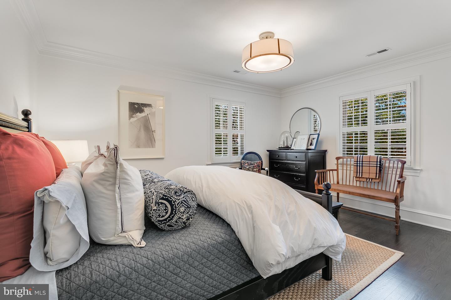 3708 23RD ST N, ARLINGTON, Virginia 22207, 3 Bedrooms Bedrooms, 13 Rooms Rooms,3 BathroomsBathrooms,Residential,For sale,3708 23RD ST N,VAAR2053598 MLS # VAAR2053598